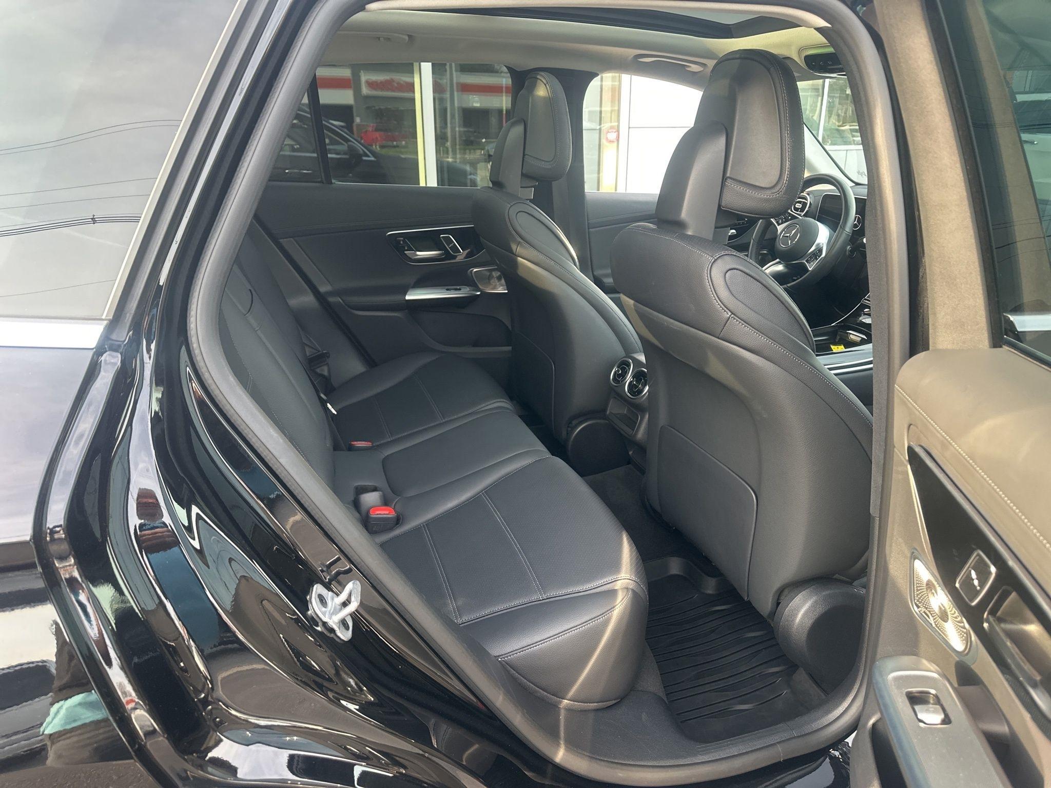 Mercedes-Benz GLC  2023