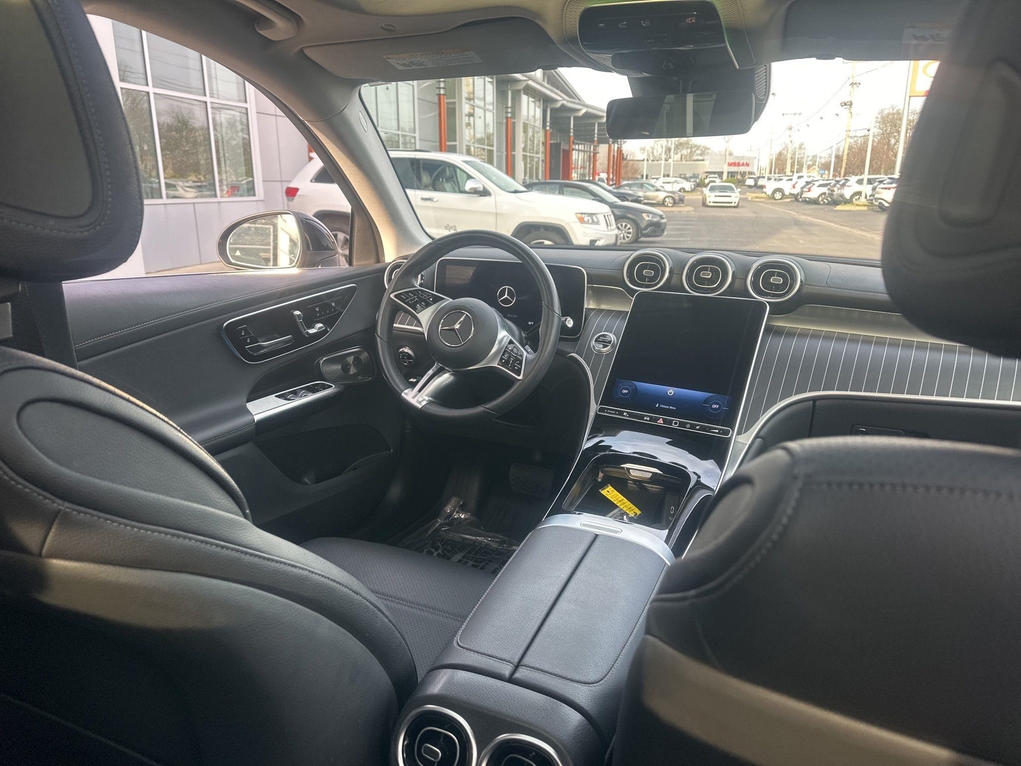 Mercedes-Benz GLC  2023