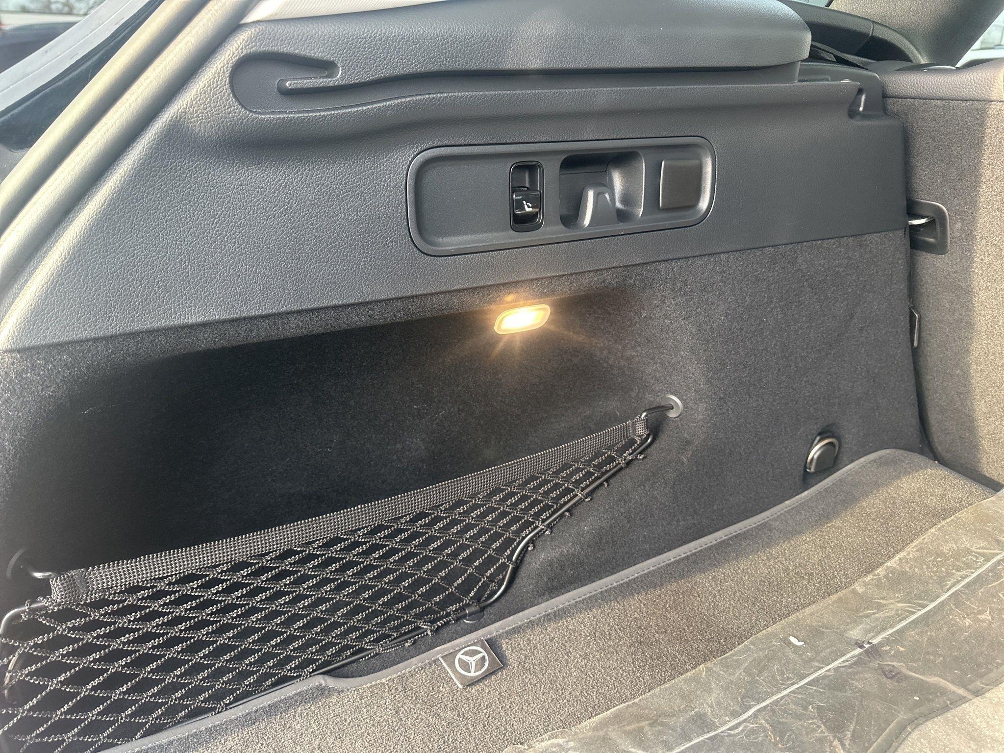 Mercedes-Benz GLC  2023