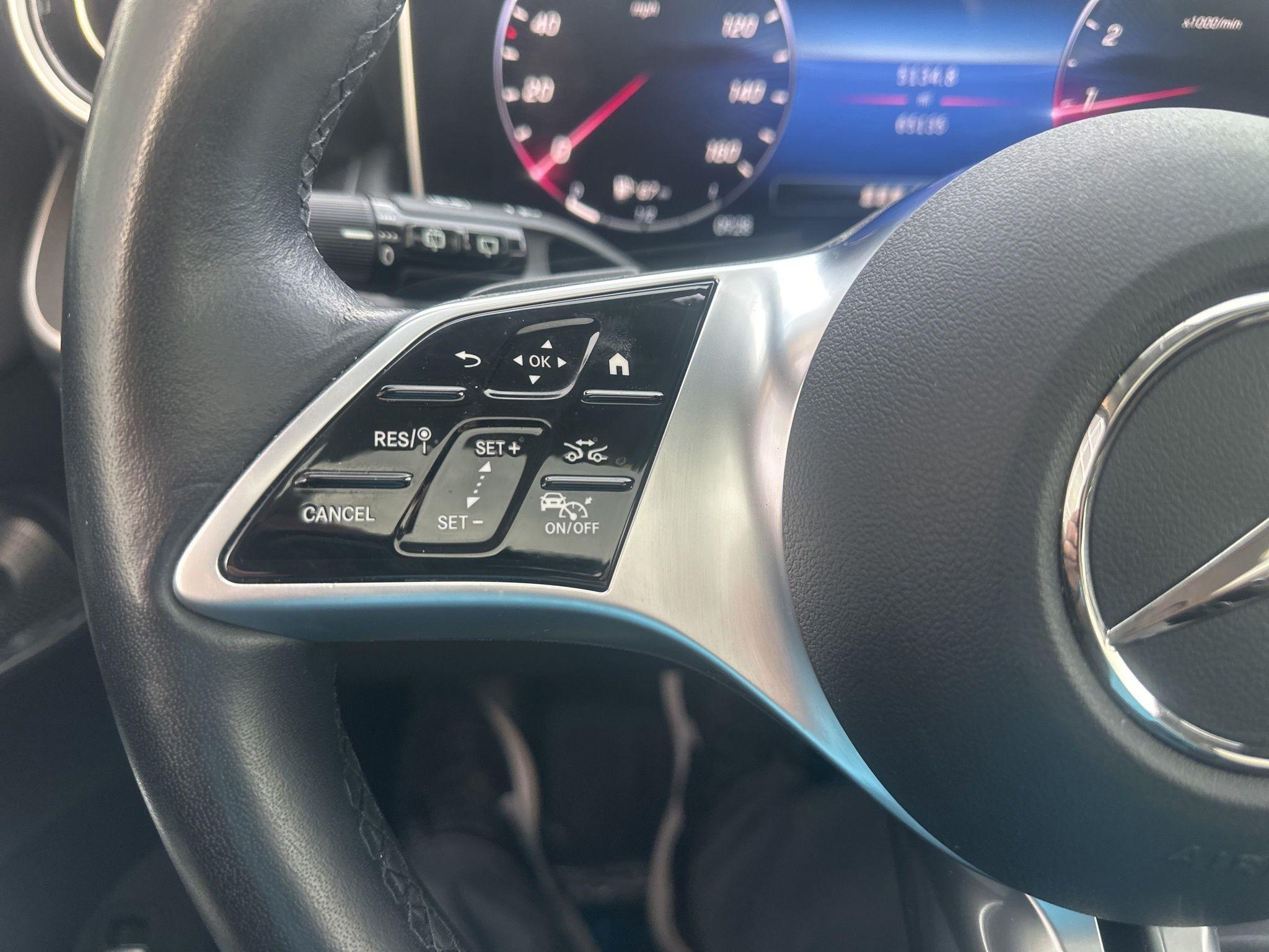 Mercedes-Benz GLC  2023