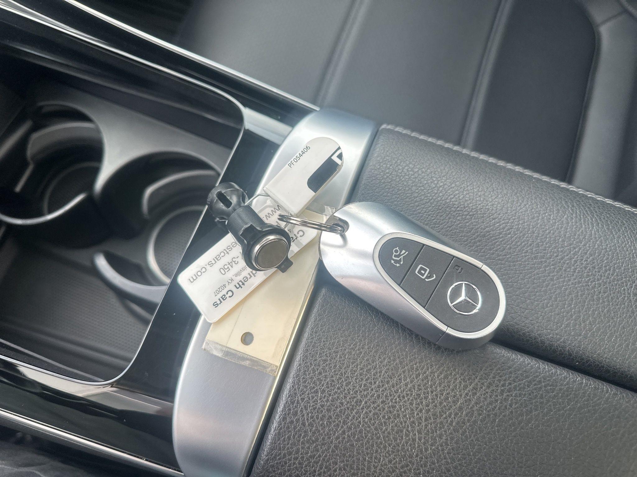 Mercedes-Benz GLC  2023