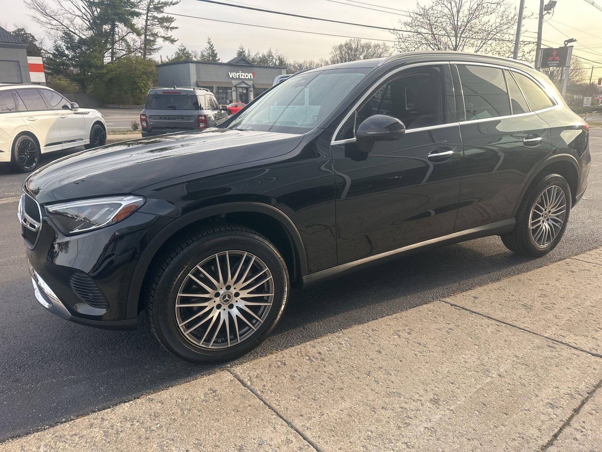 Mercedes-Benz GLC  2023