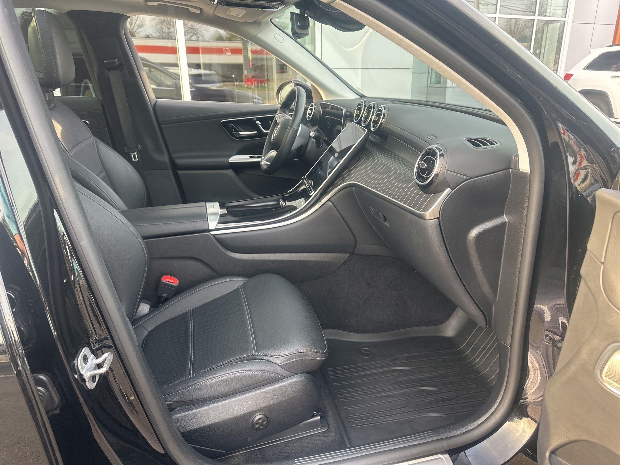 Mercedes-Benz GLC  2023