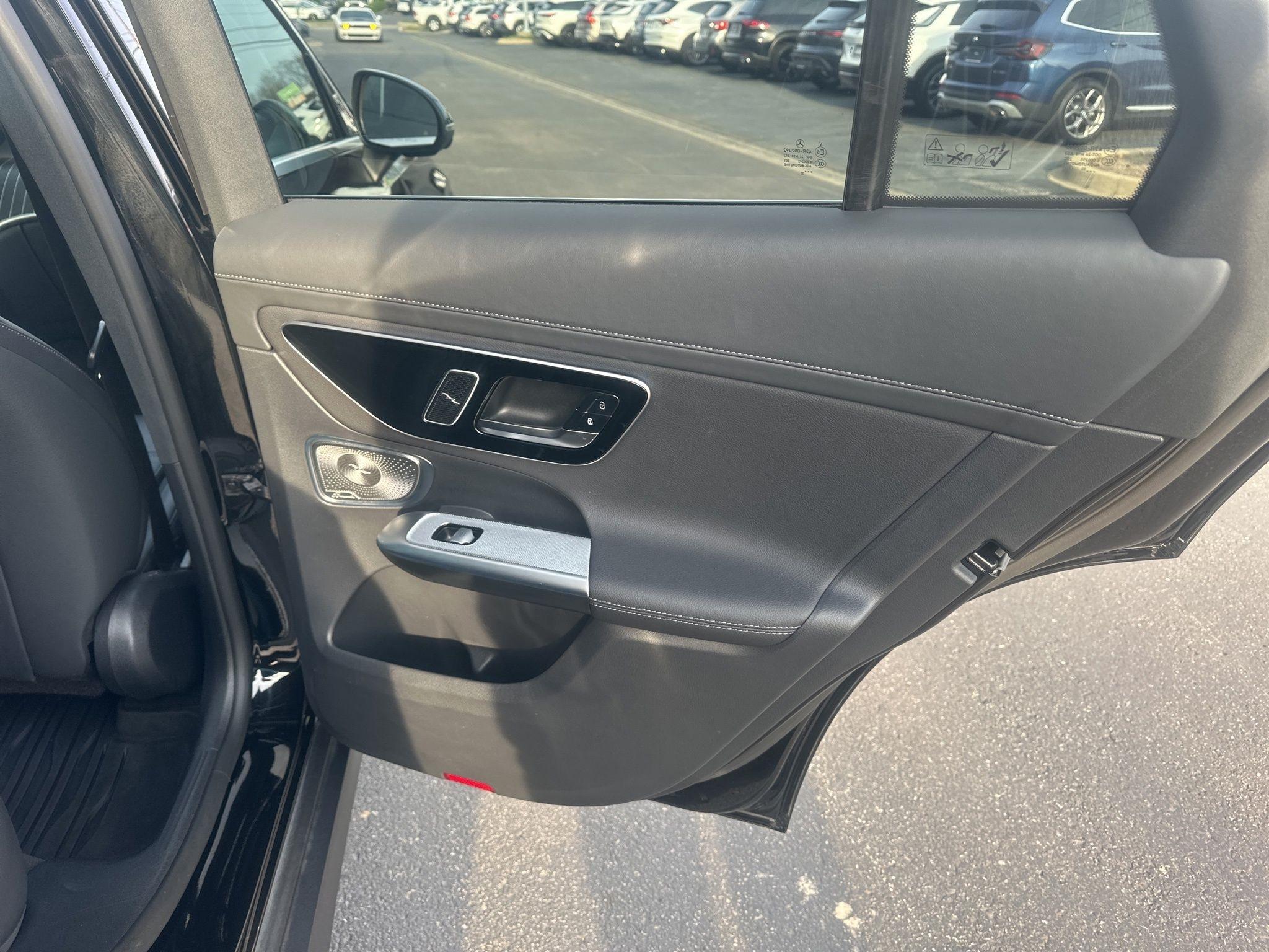 Mercedes-Benz GLC  2023