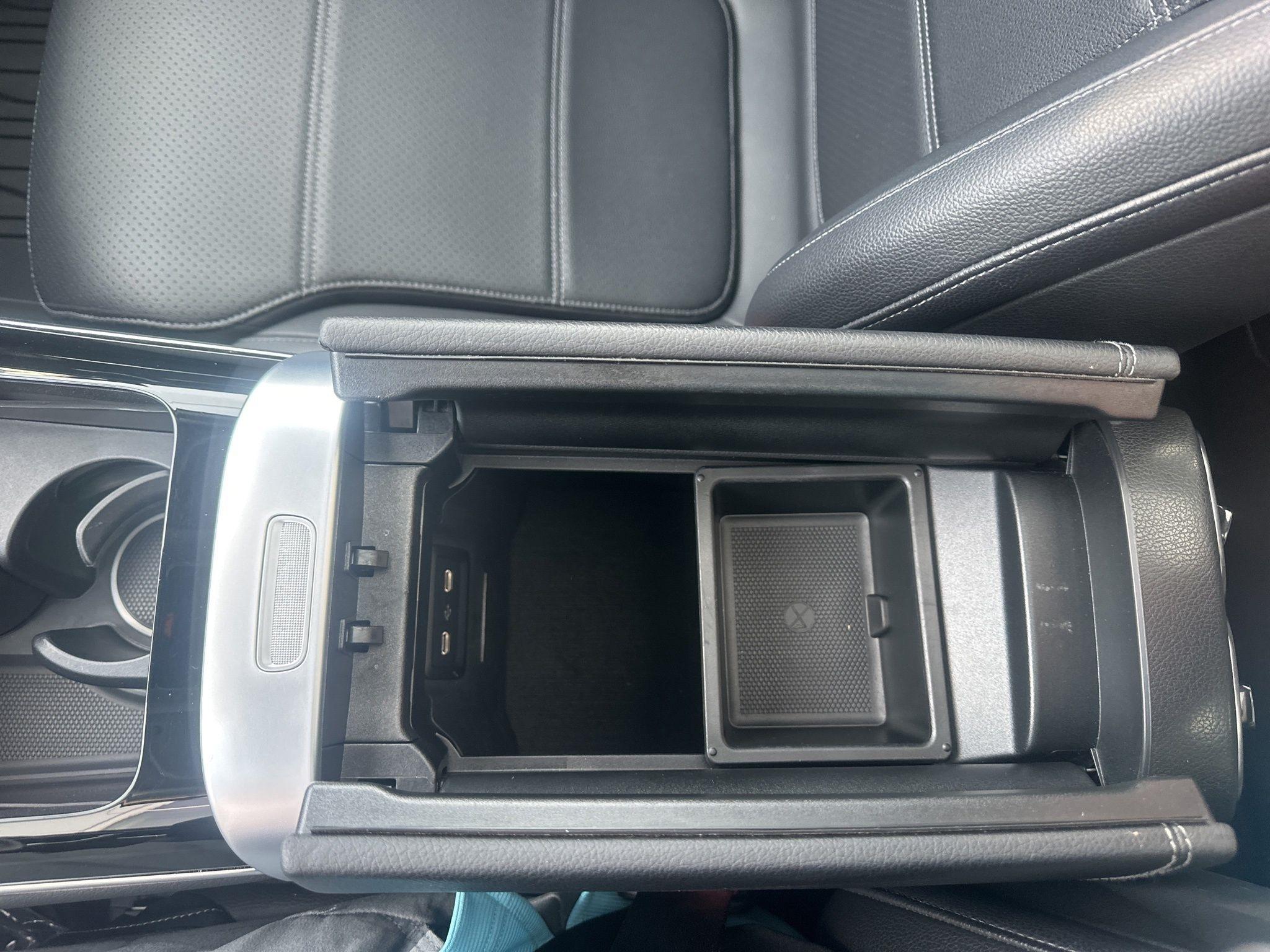 Mercedes-Benz GLC  2023