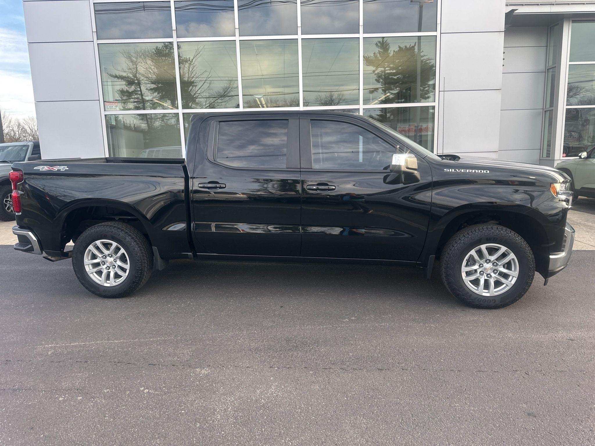 Chevrolet Silverado 1500  2021