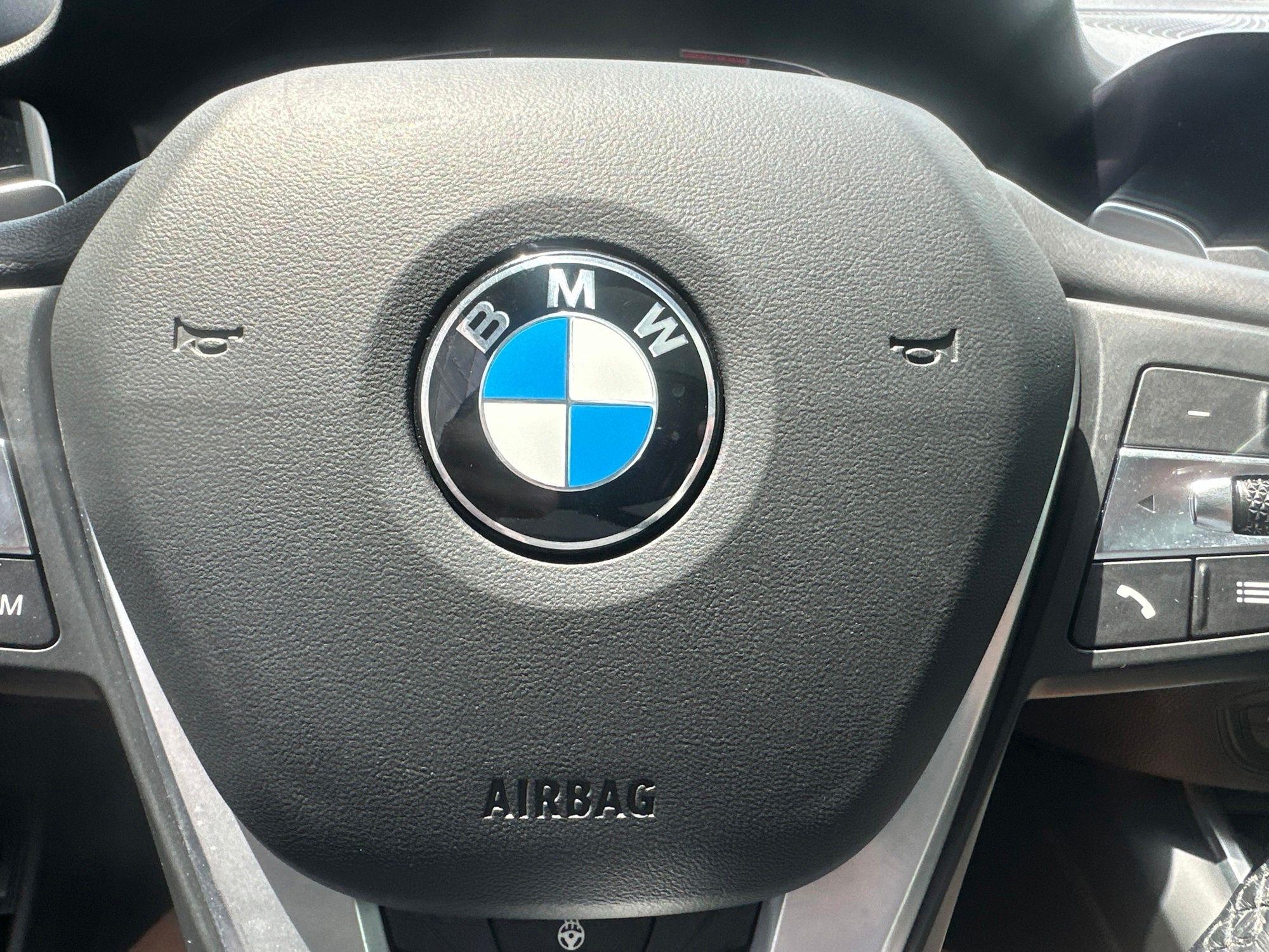 BMW 3 Series  2022