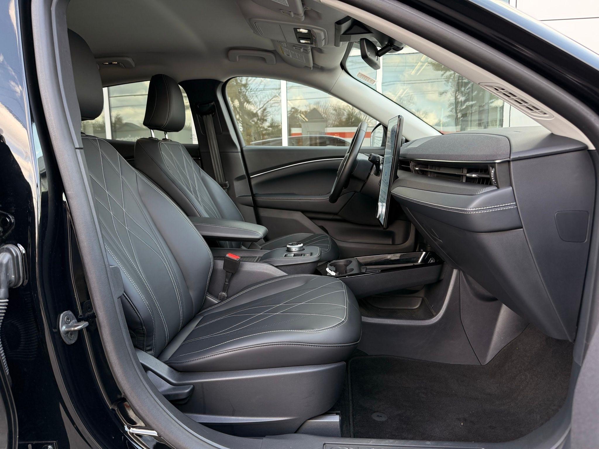 Ford Mustang Mach-E  2024