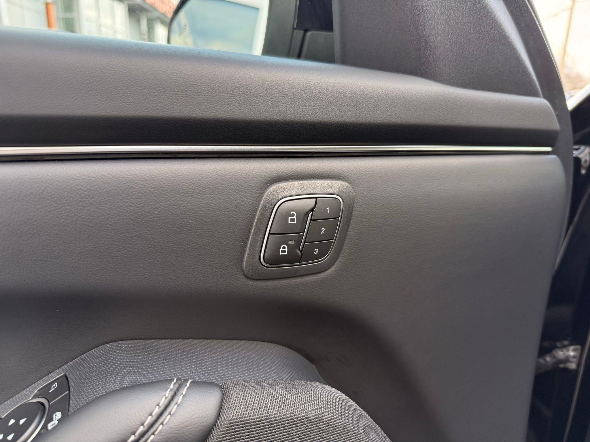 Ford Mustang Mach-E  2024