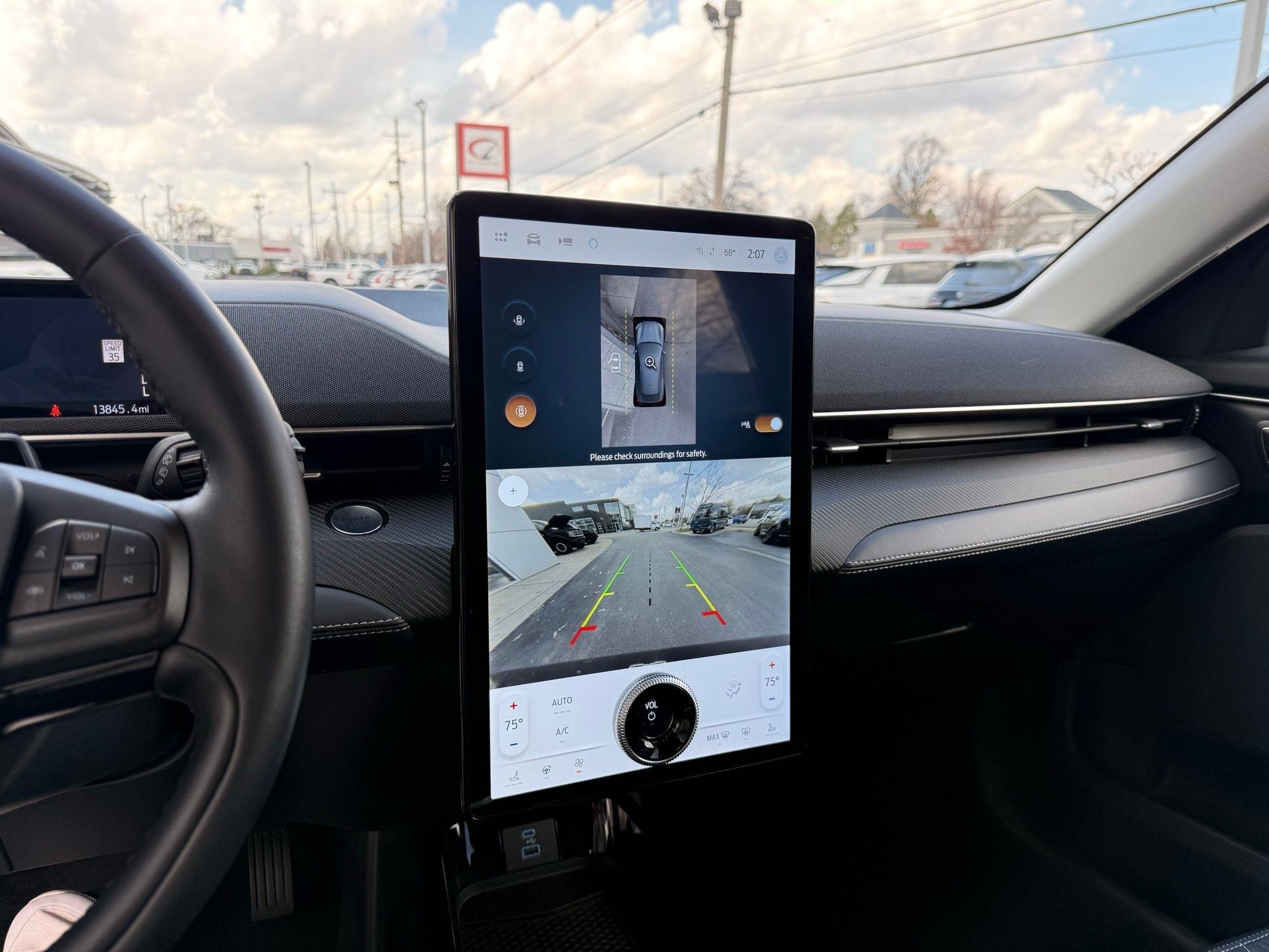 Ford Mustang Mach-E  2024