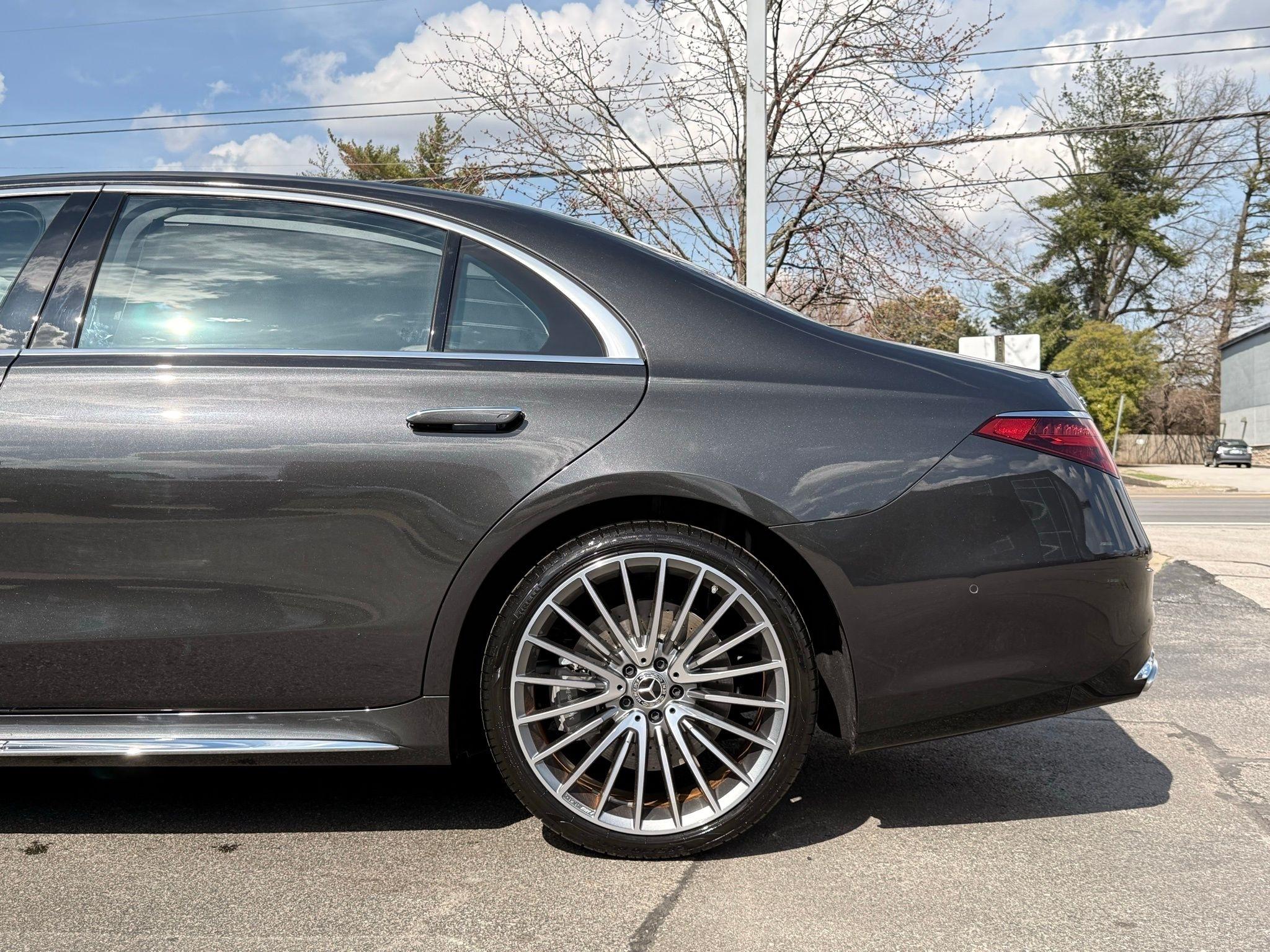 Mercedes-Benz S-Class  2022