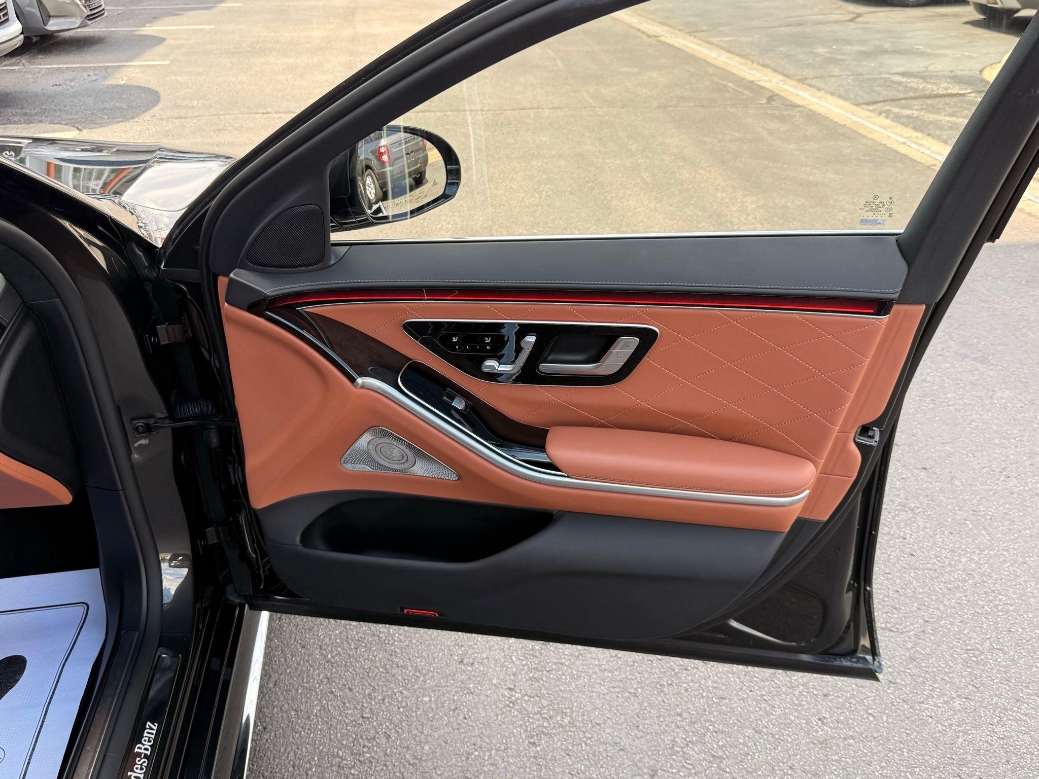 Mercedes-Benz S-Class  2022