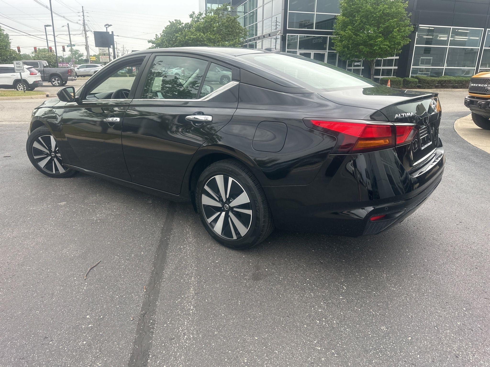 Nissan Altima  2022