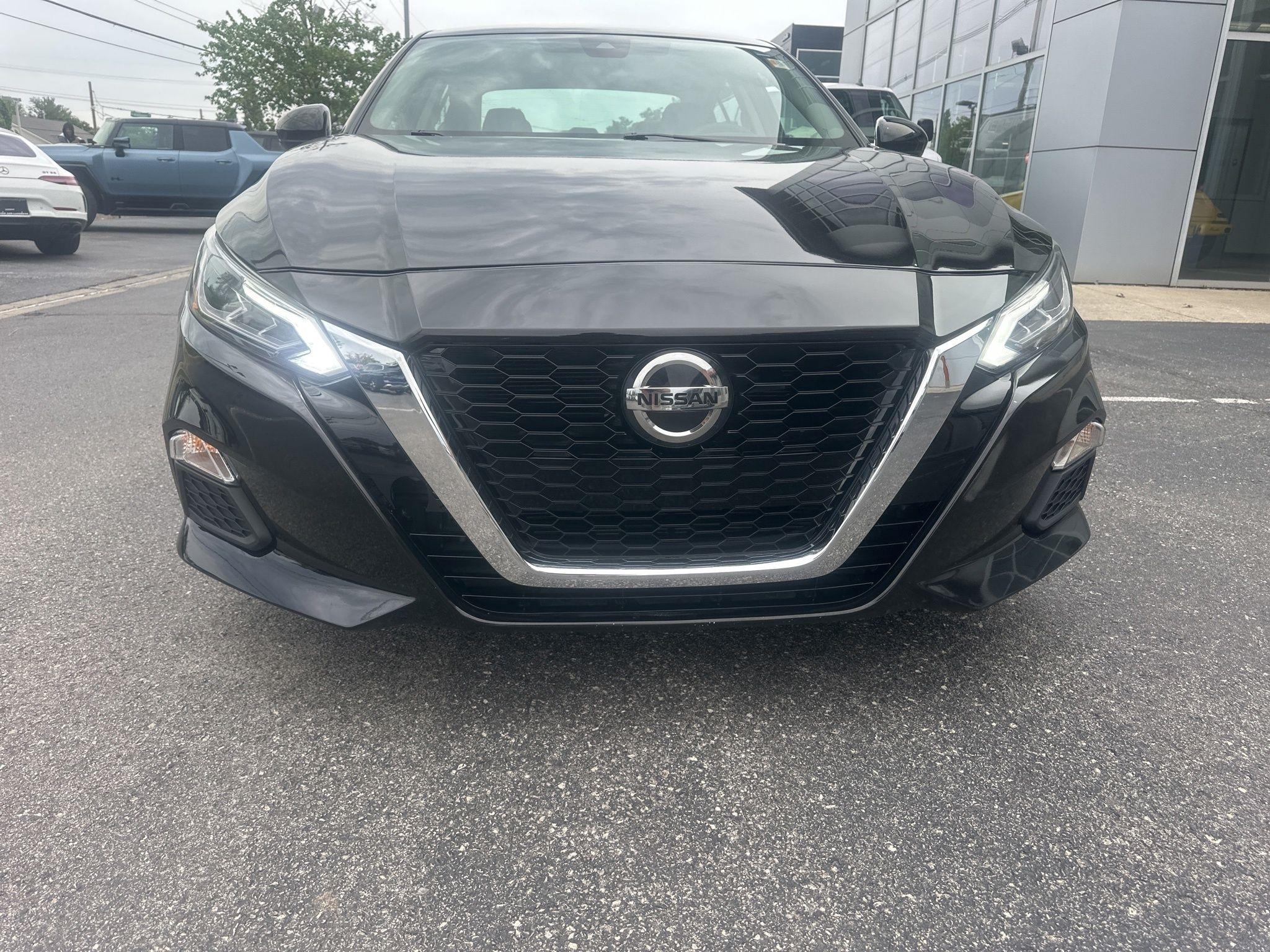 Nissan Altima  2022