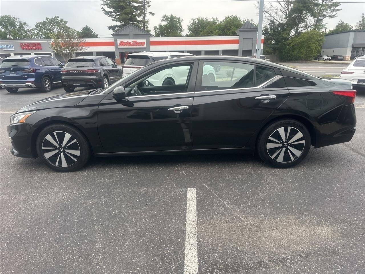 Nissan Altima  2022