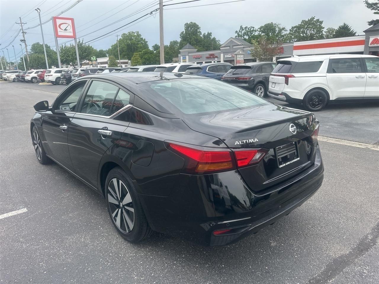 Nissan Altima  2022