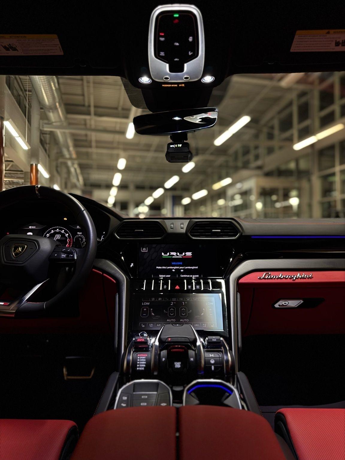 Lamborghini Urus  2022