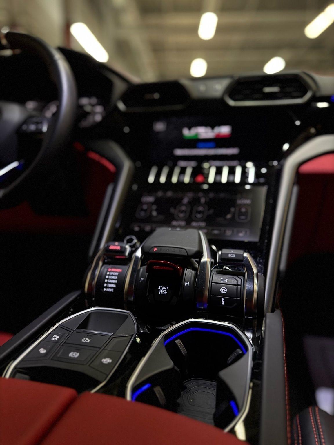 Lamborghini Urus  2022