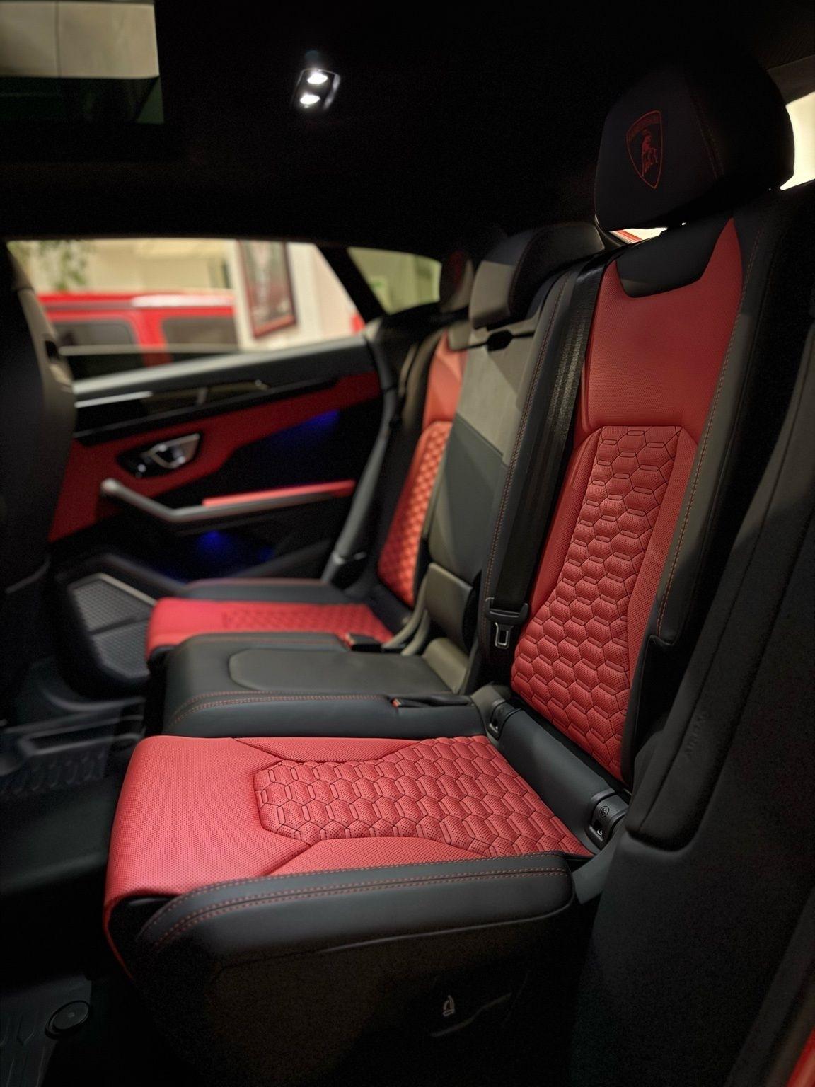 Lamborghini Urus  2022