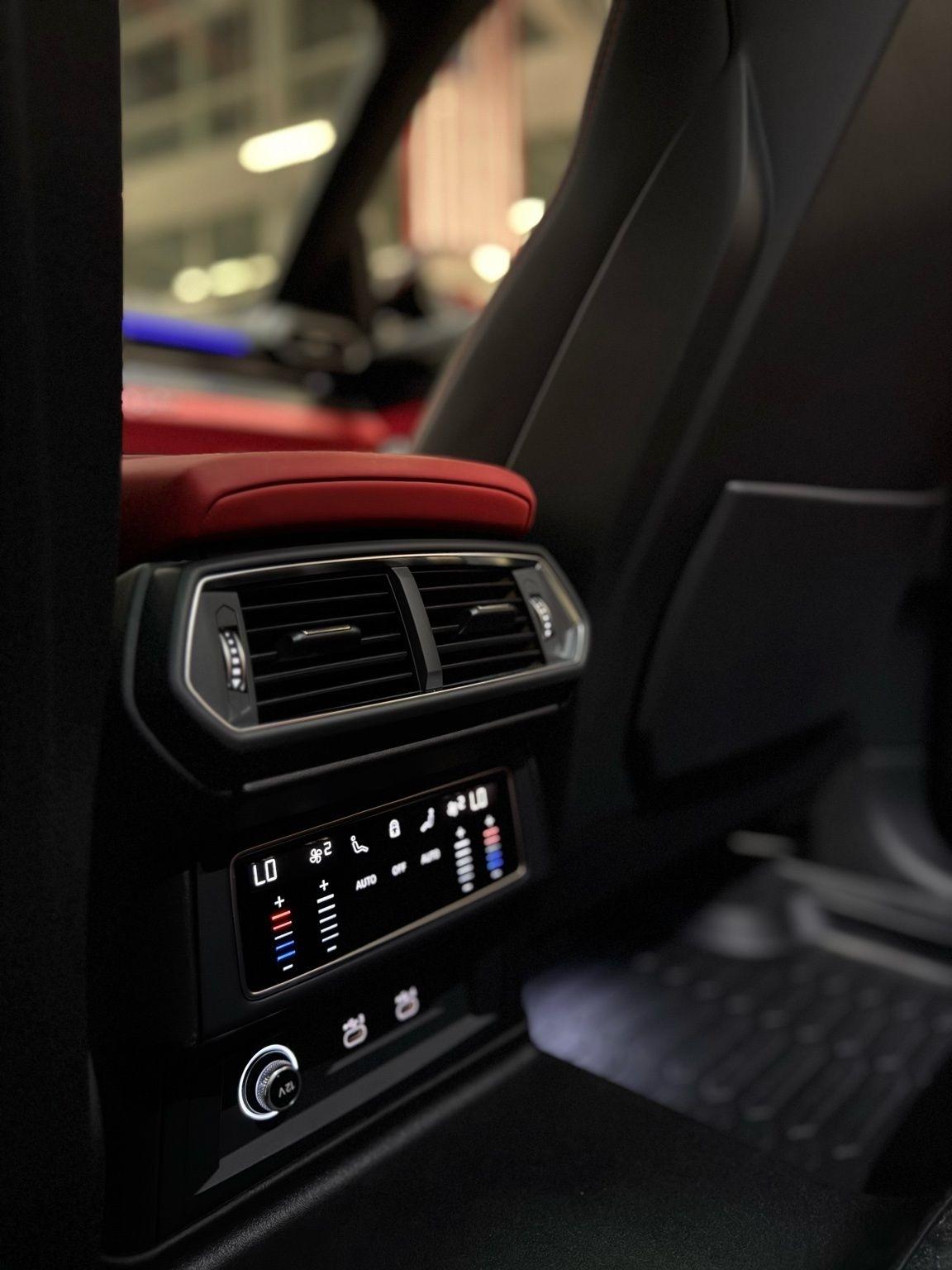 Lamborghini Urus  2022