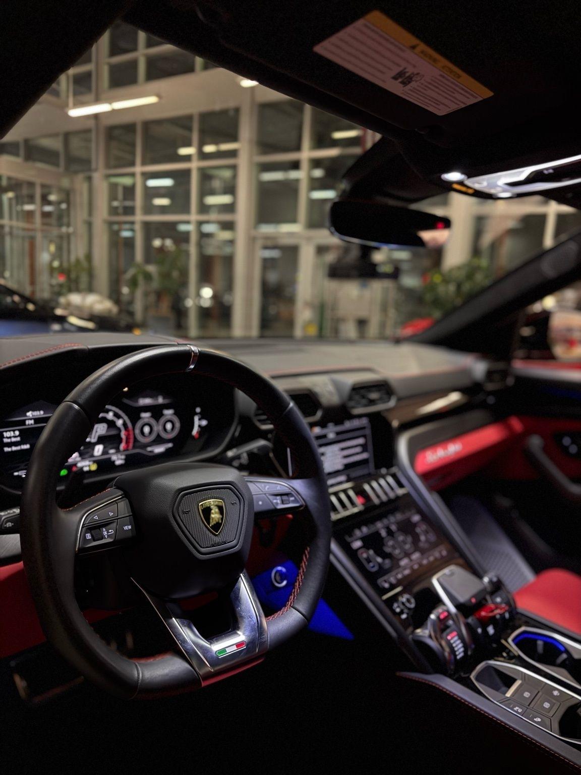 Lamborghini Urus  2022