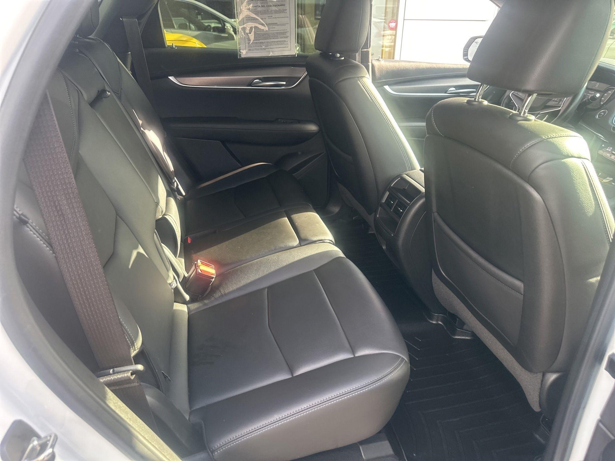 Cadillac XT5  2021