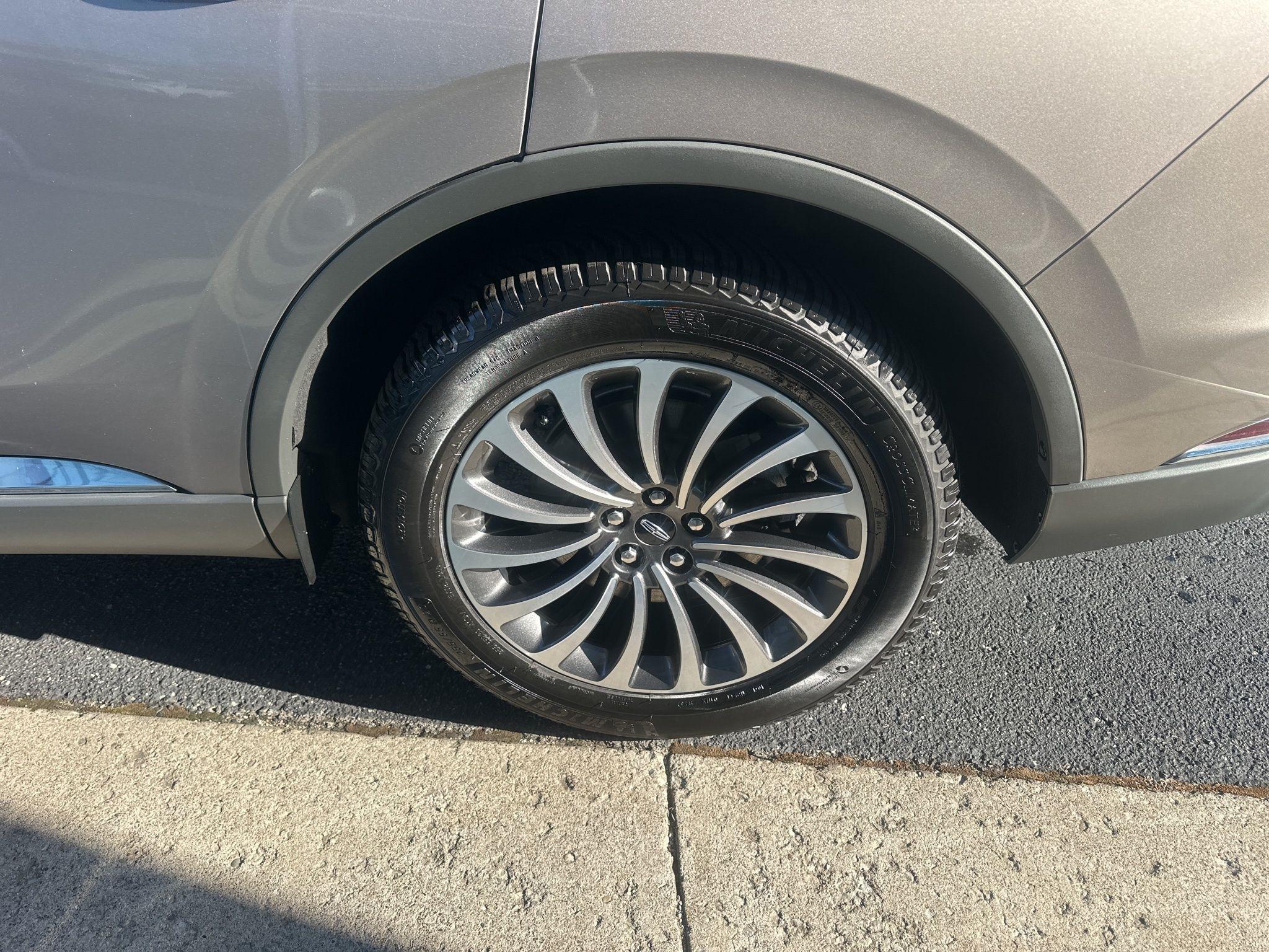 Lincoln Aviator  2020