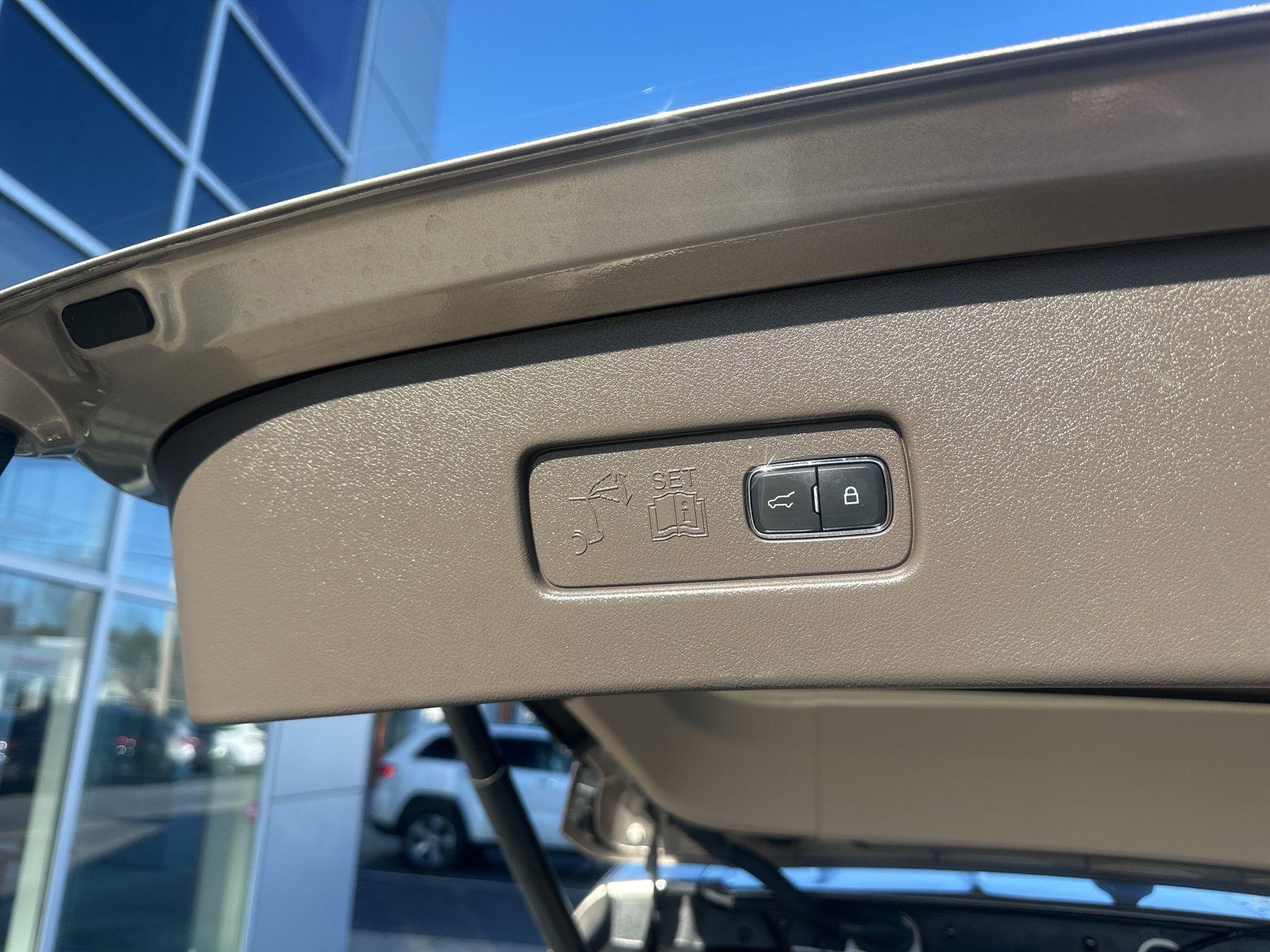 Lincoln Aviator  2020