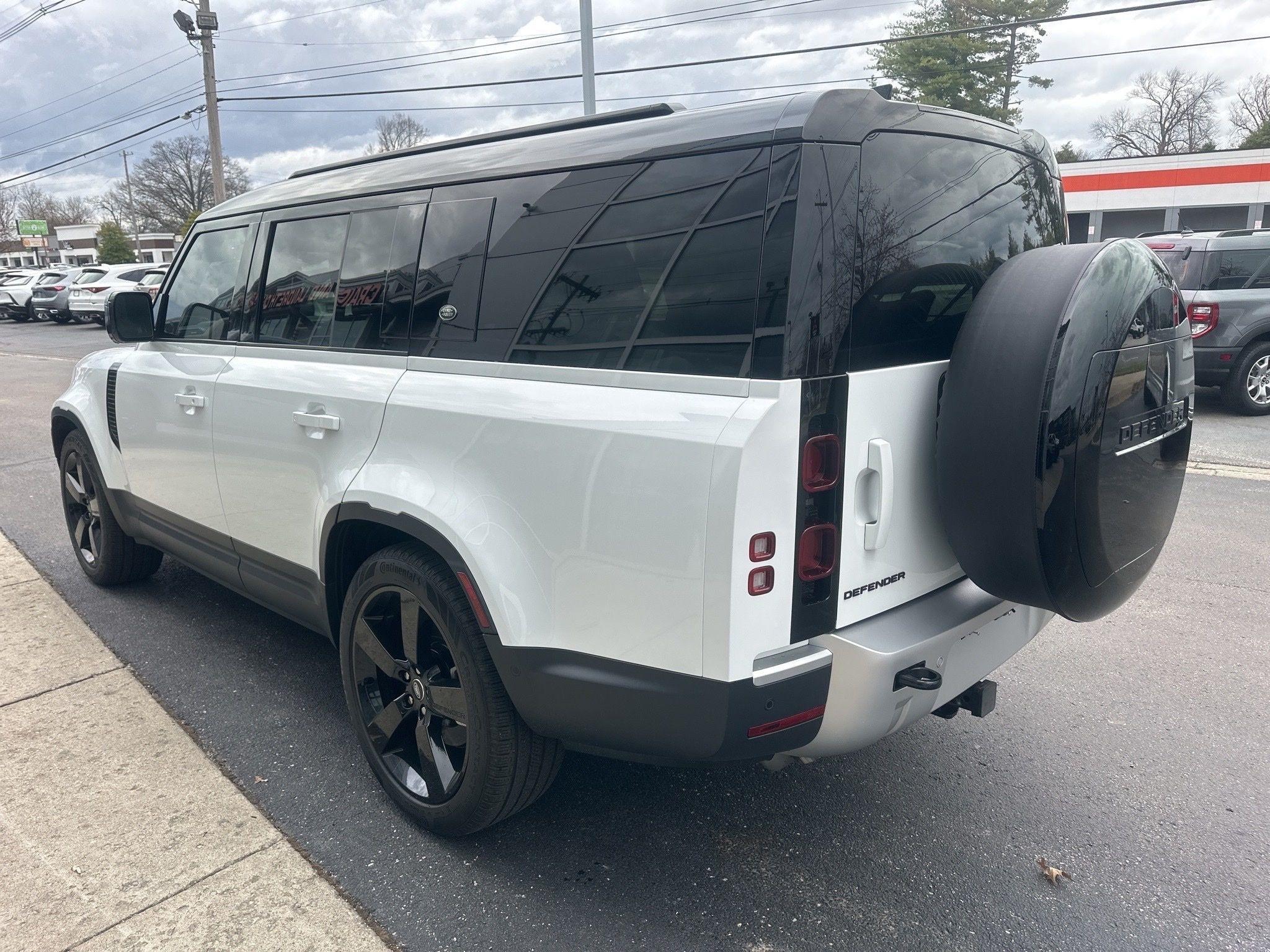Land Rover Defender  2024