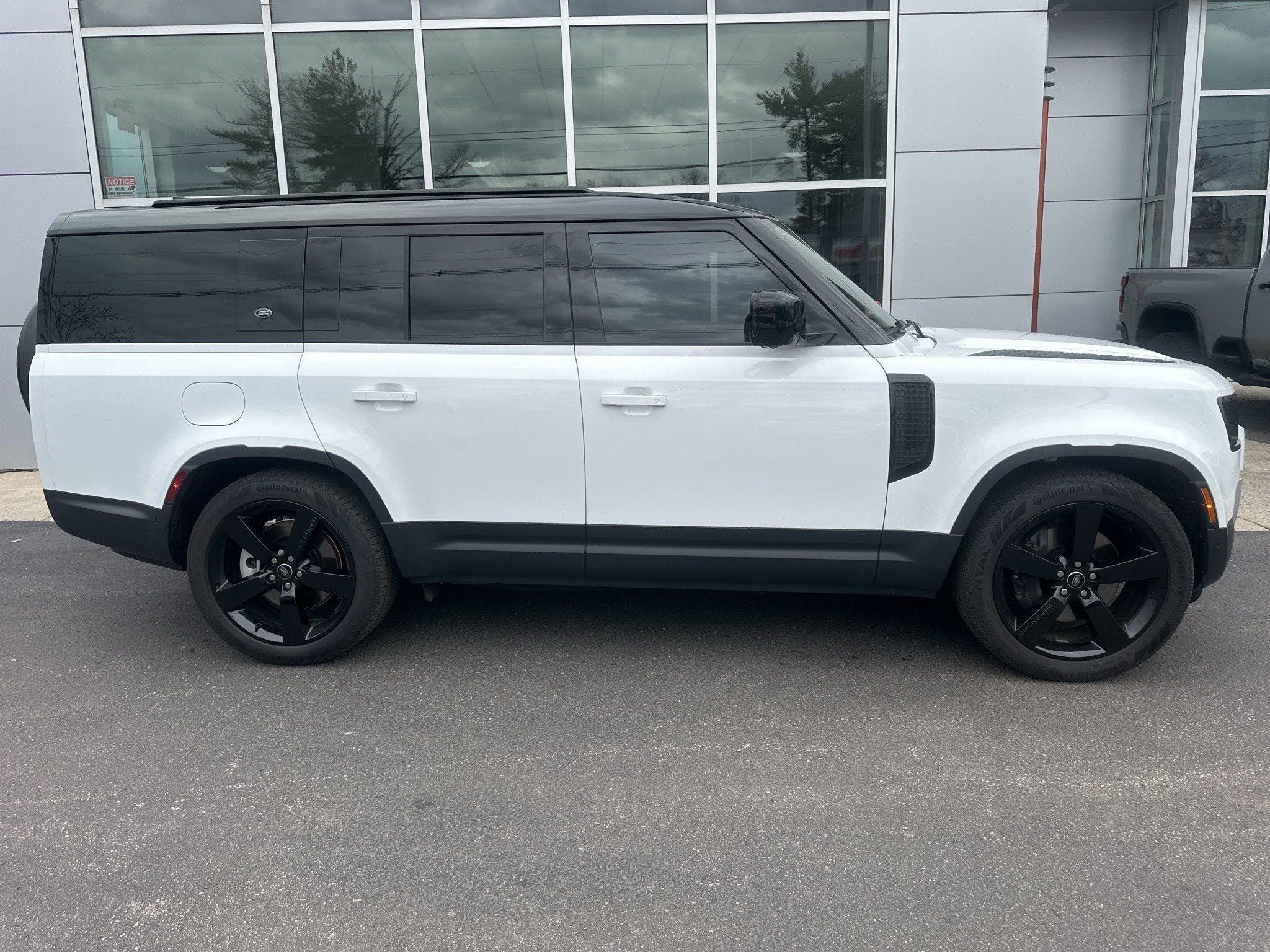 Land Rover Defender  2024