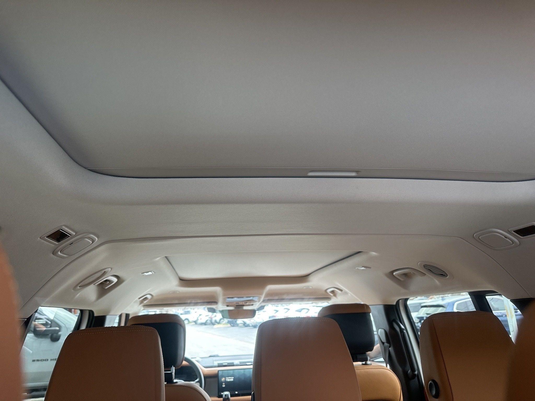 Land Rover Defender  2024