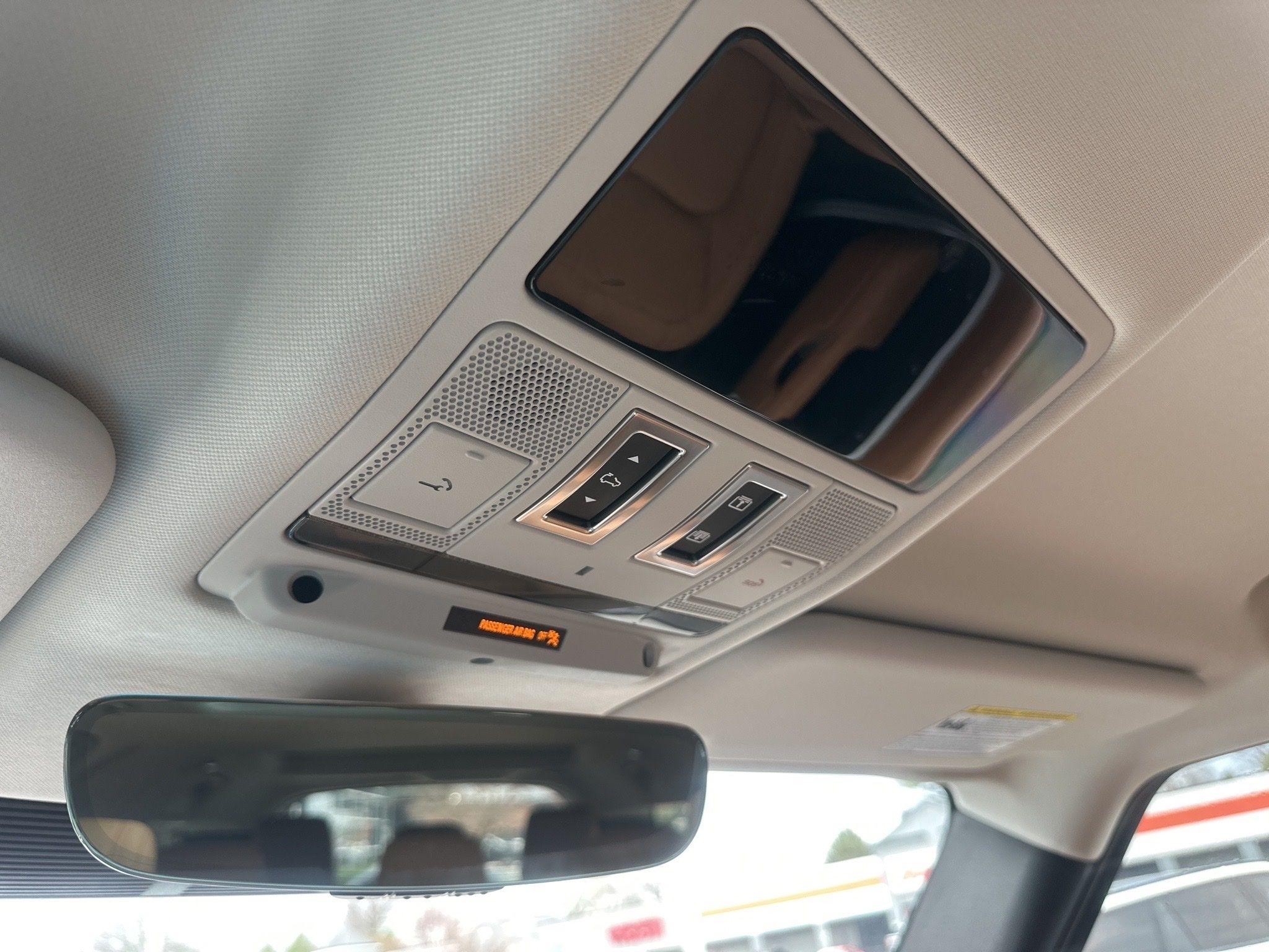 Land Rover Defender  2024