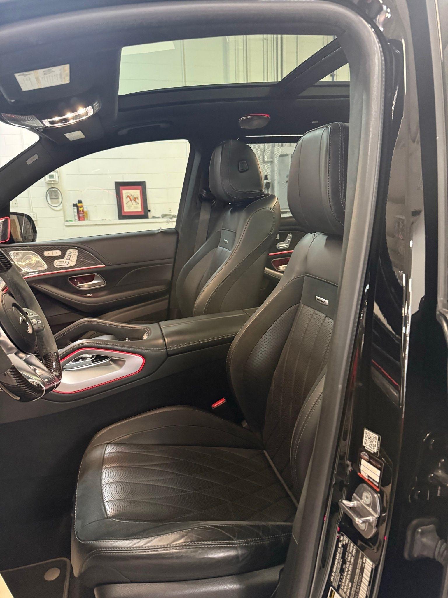 Mercedes-Benz GLS  2021