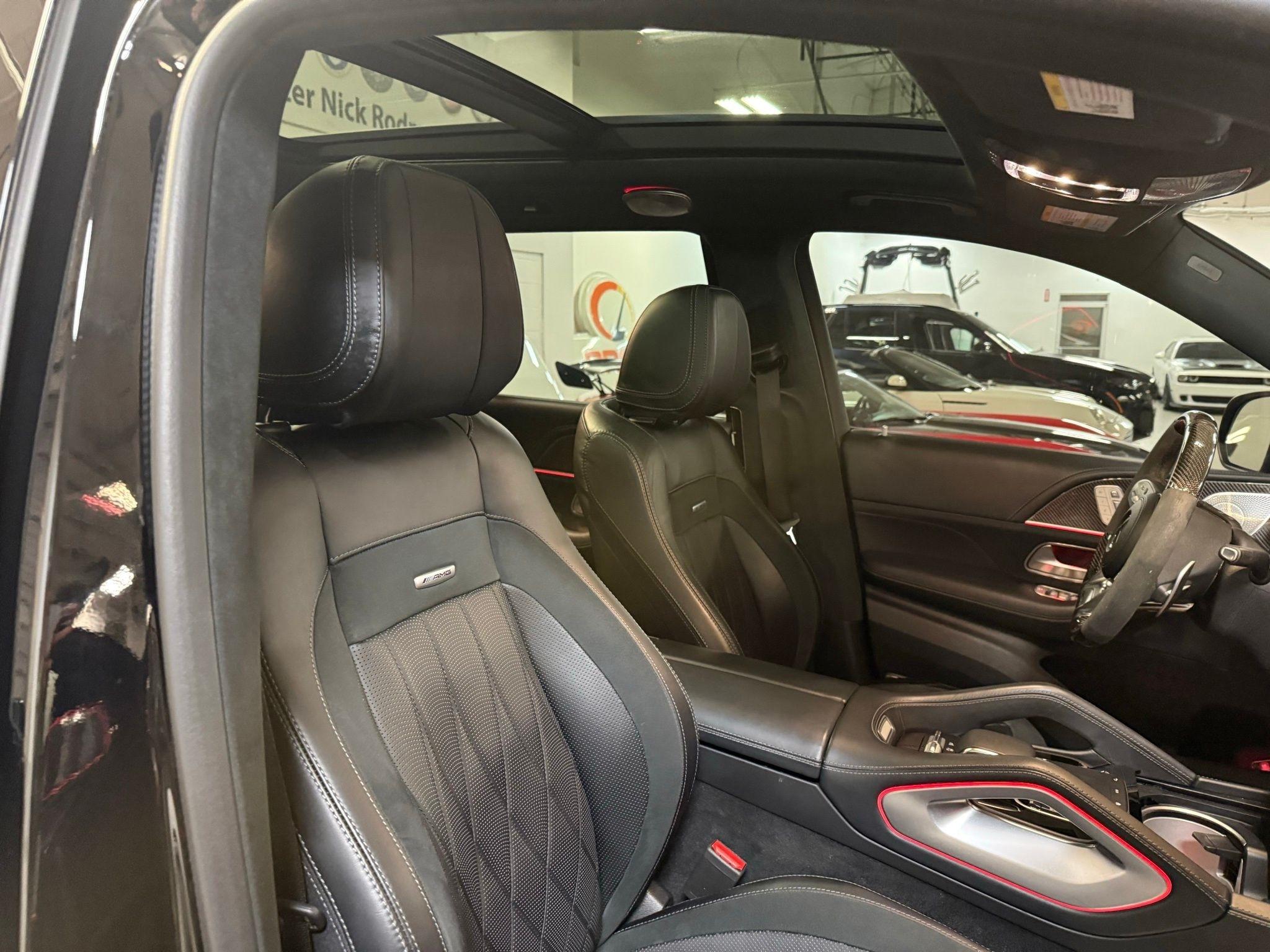 Mercedes-Benz GLS  2021