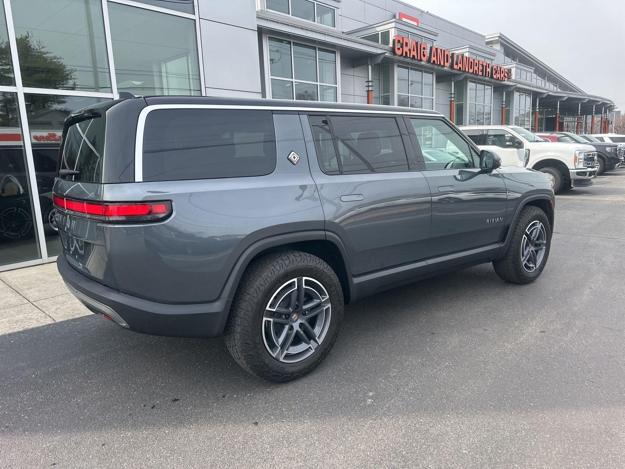 Rivian R1S  2025