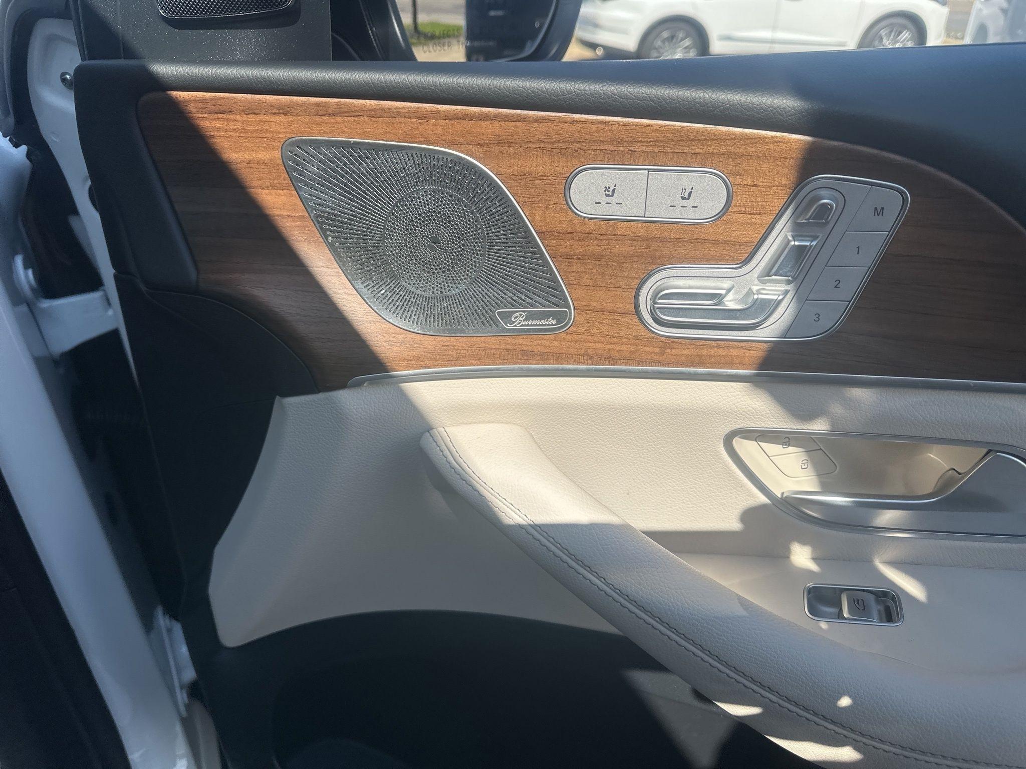 Mercedes-Benz GLS  2024