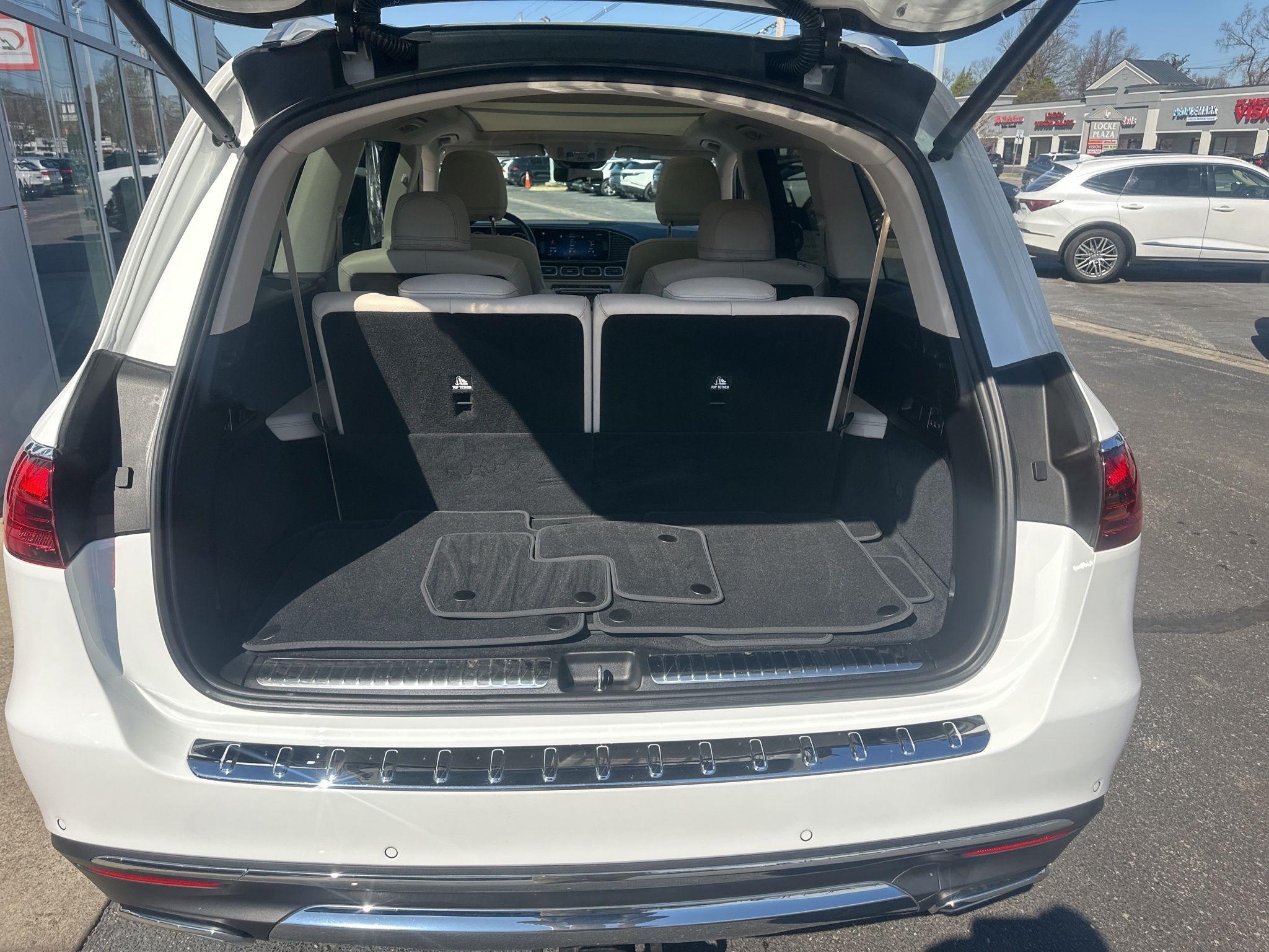 Mercedes-Benz GLS  2024