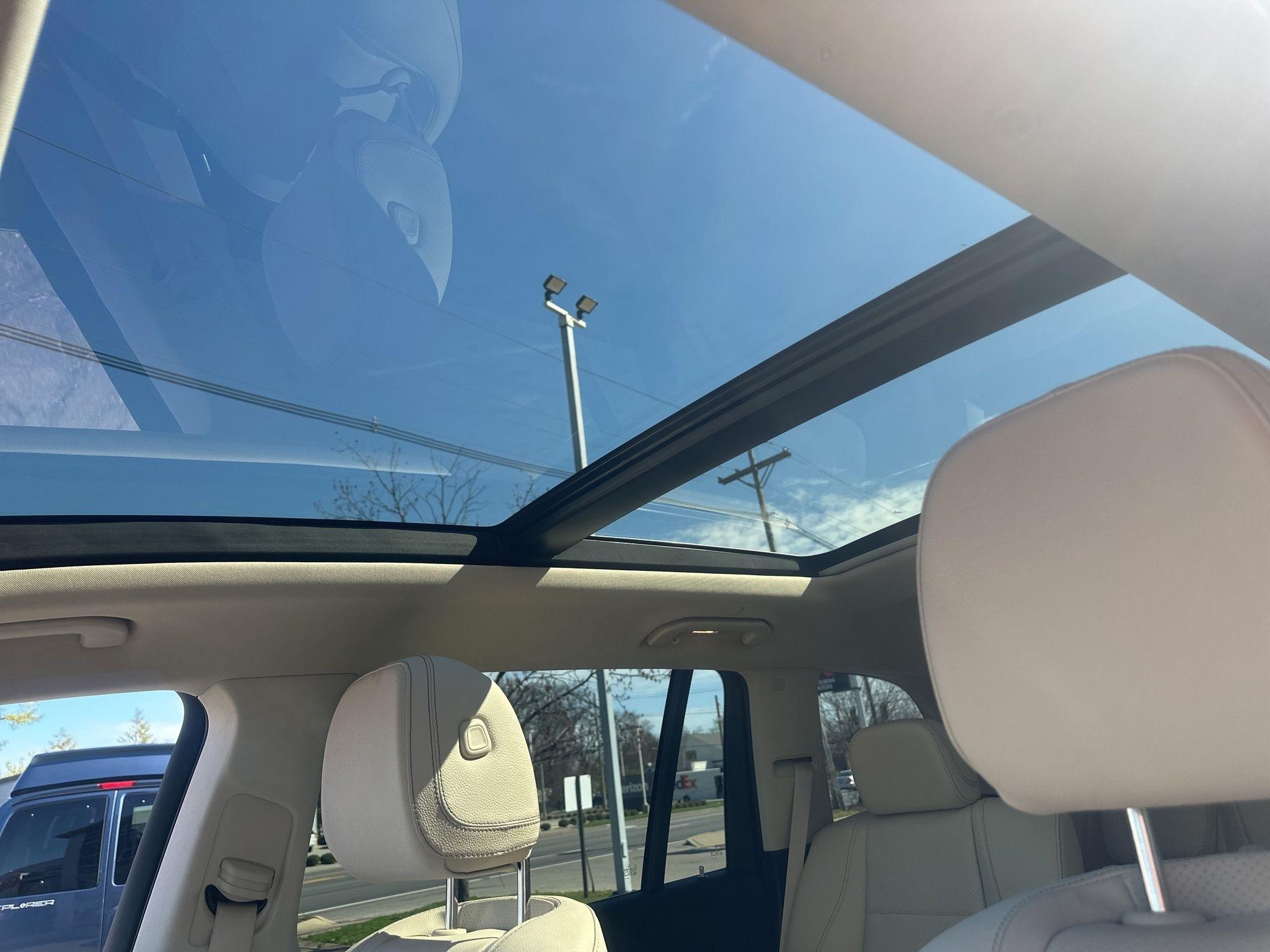 Mercedes-Benz GLS  2024