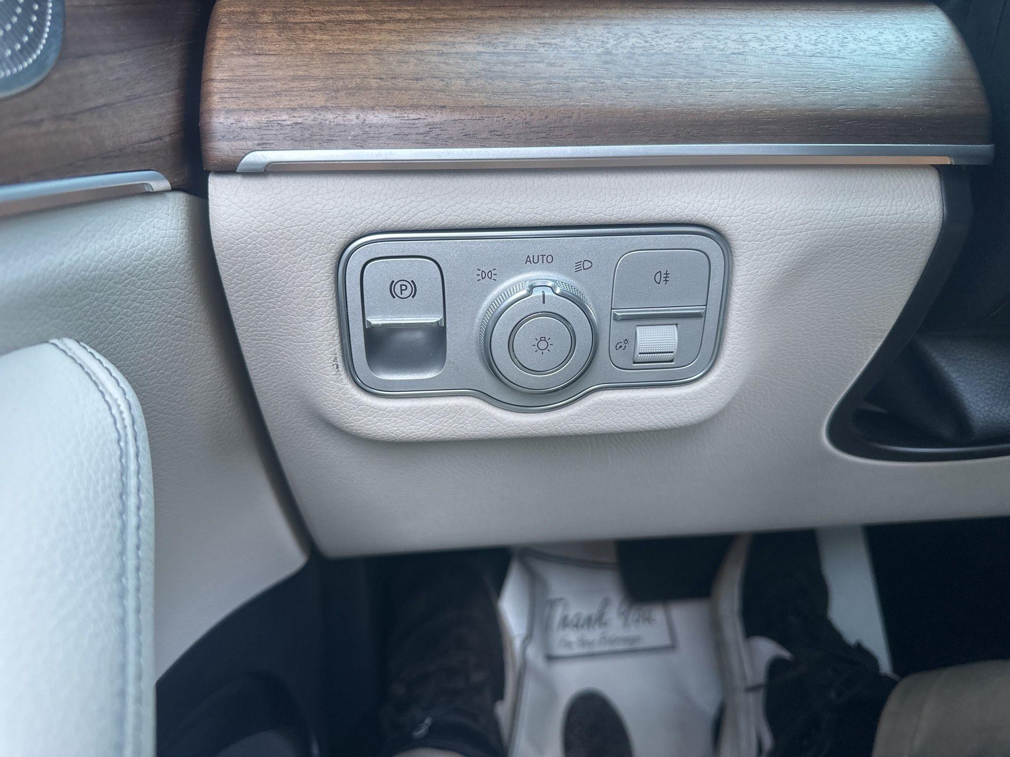 Mercedes-Benz GLS  2024