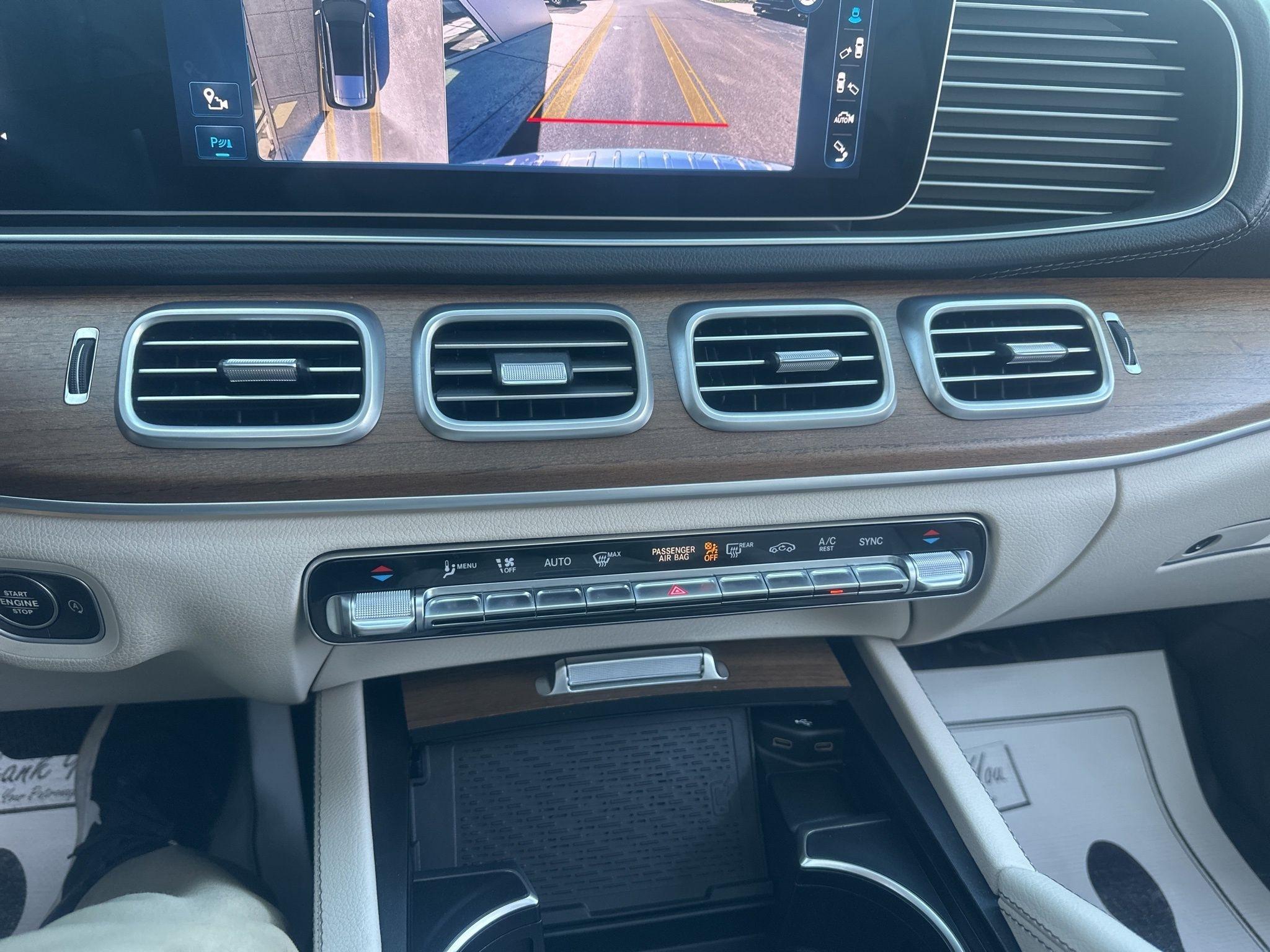 Mercedes-Benz GLS  2024