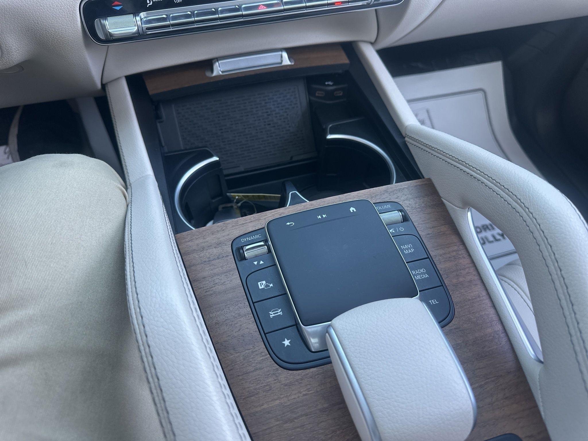 Mercedes-Benz GLS  2024