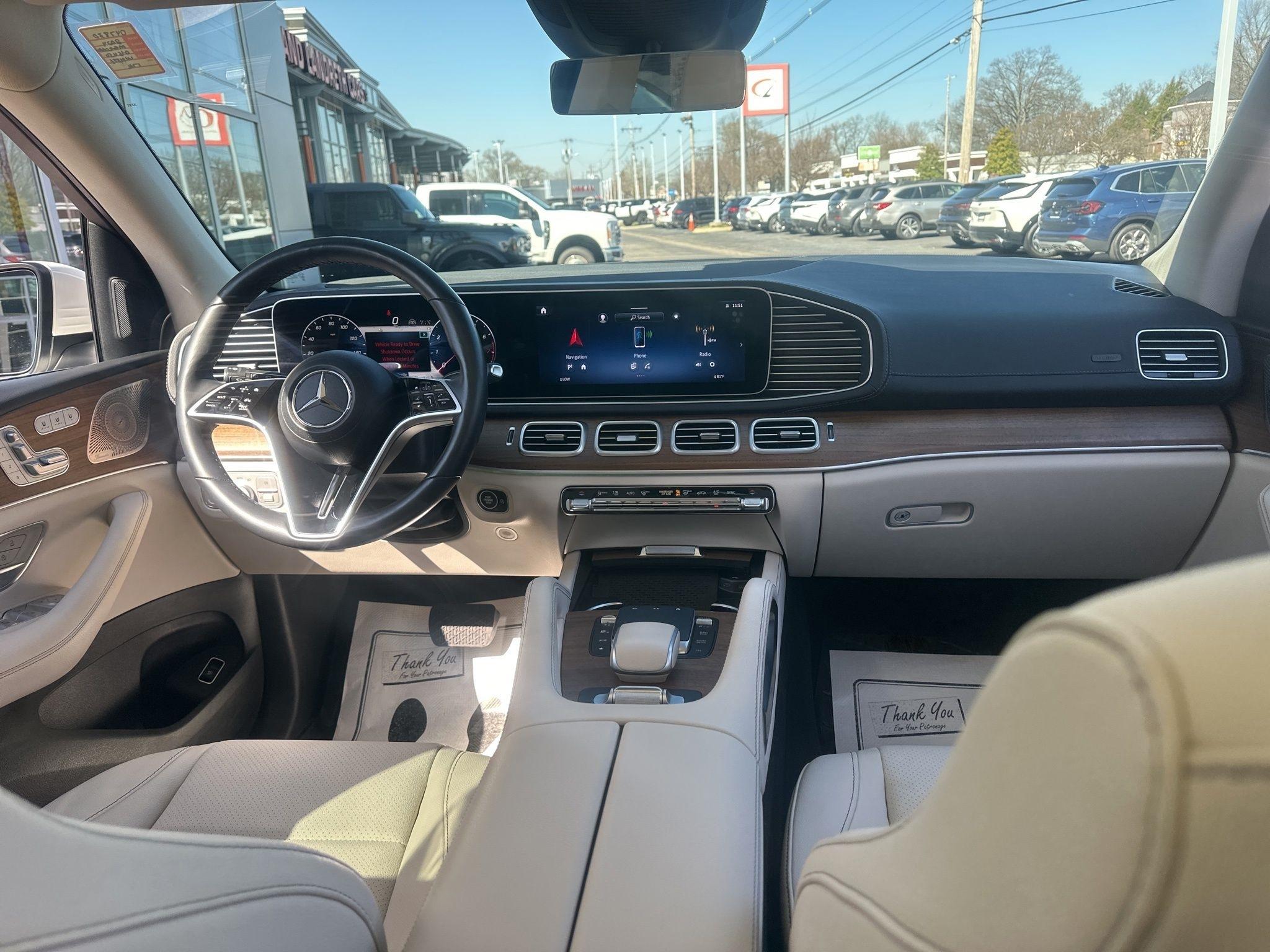 Mercedes-Benz GLS  2024