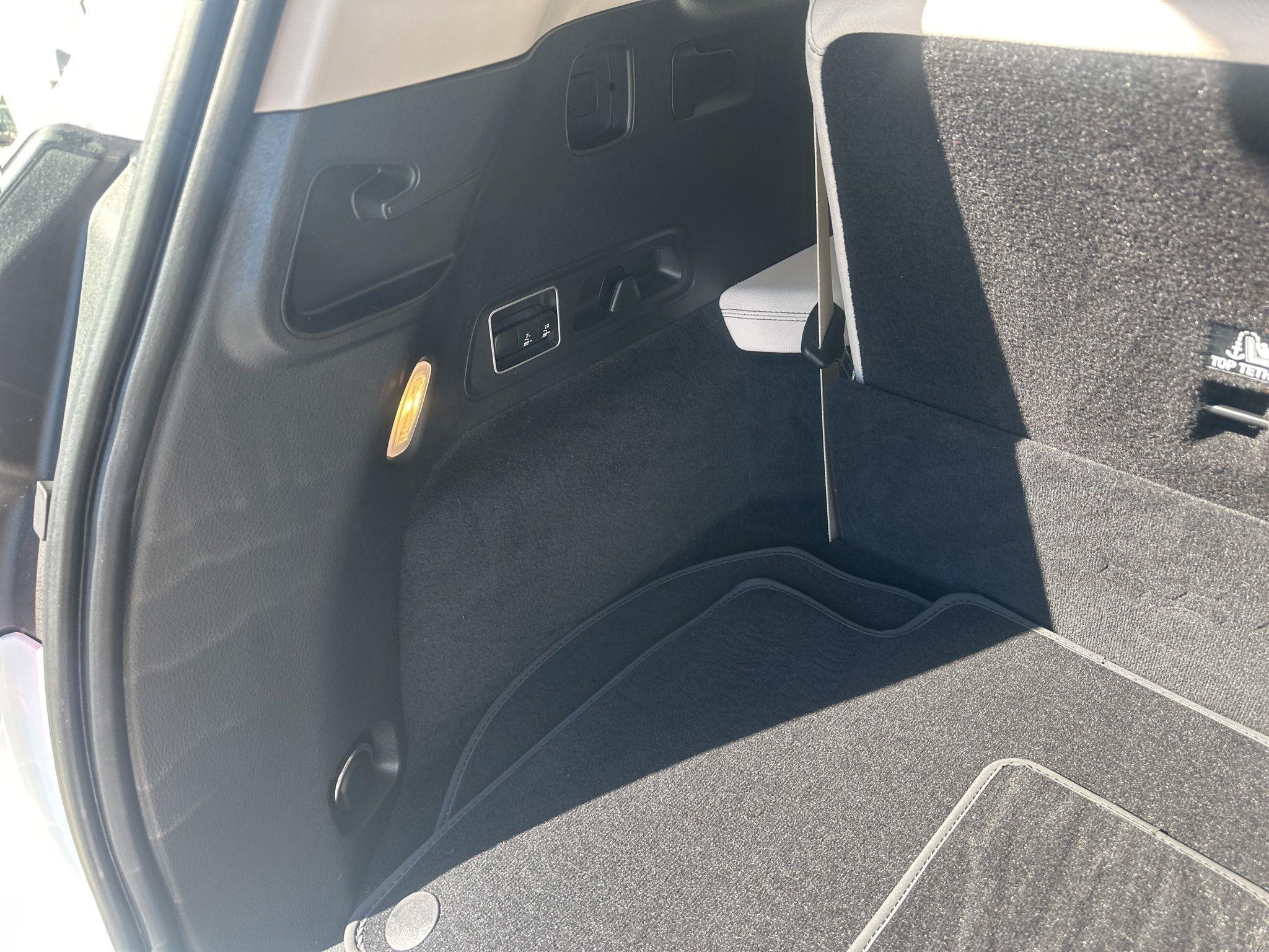 Mercedes-Benz GLS  2024