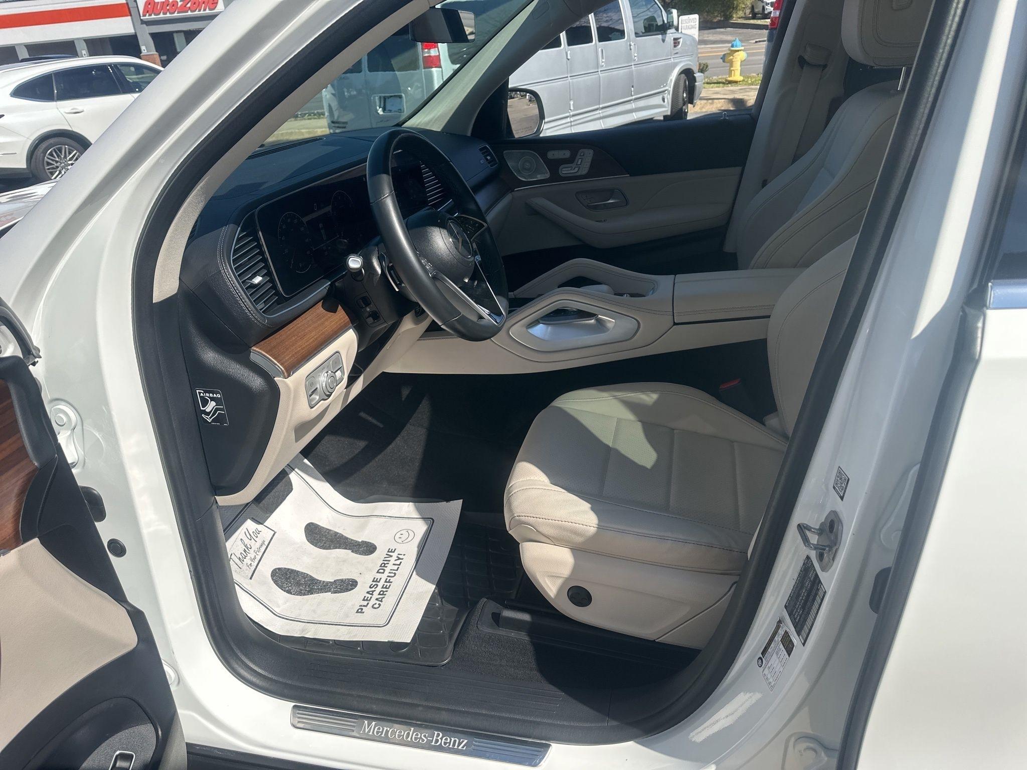 Mercedes-Benz GLS  2024