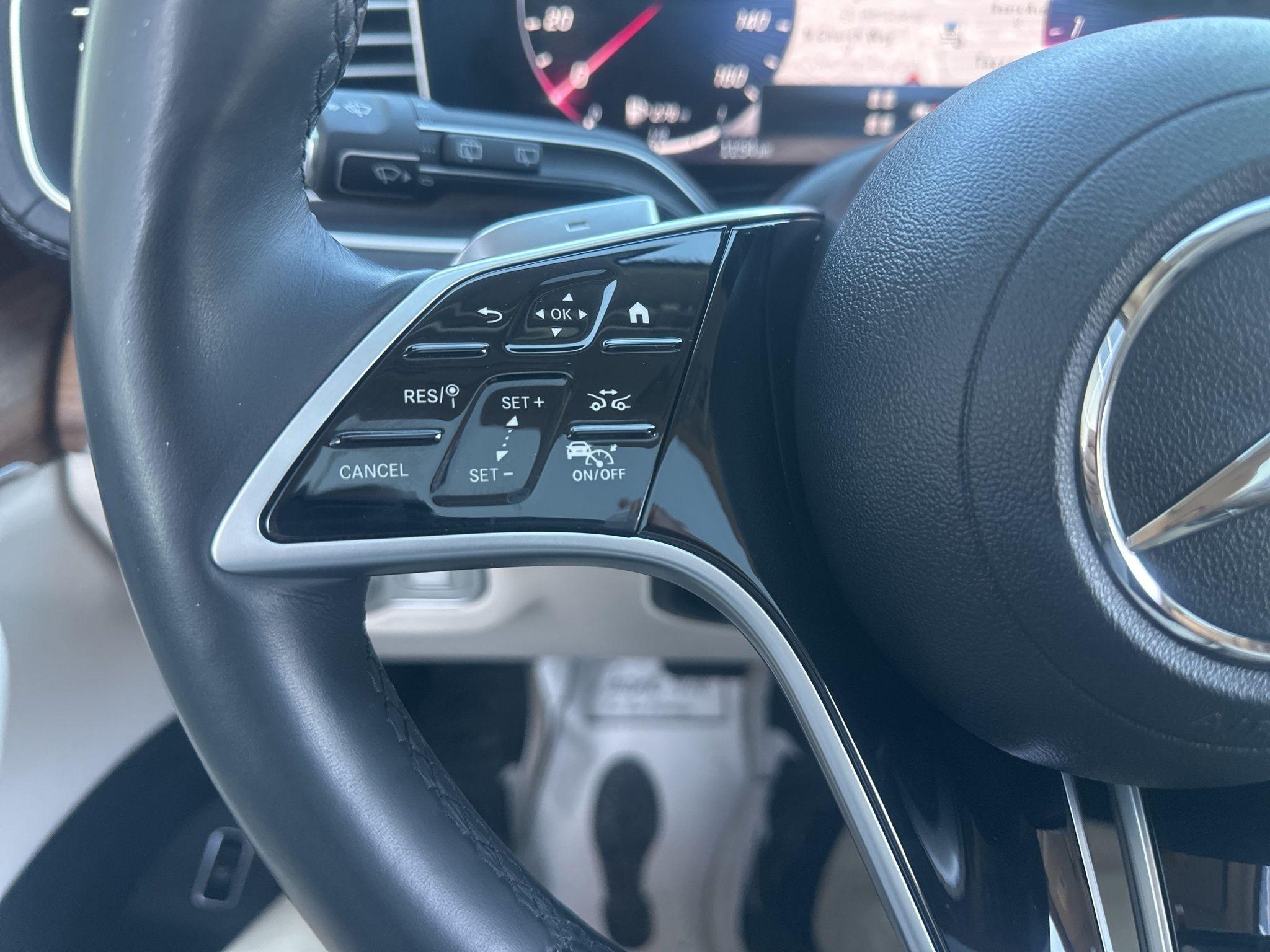 Mercedes-Benz GLS  2024