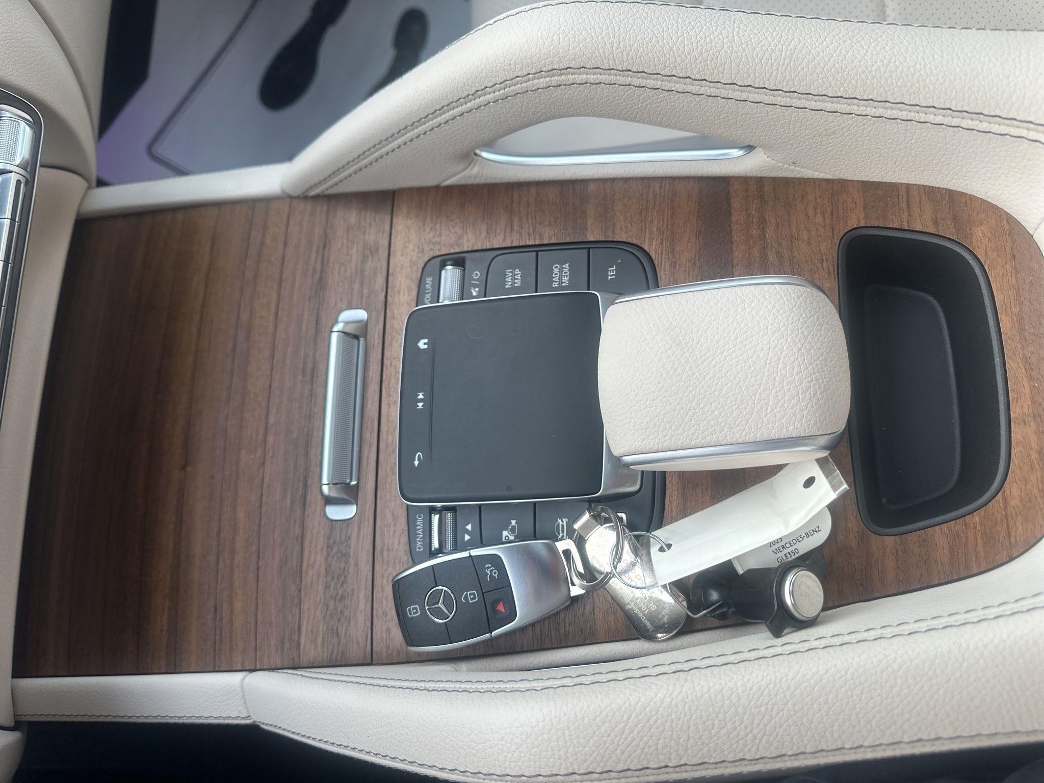 Mercedes-Benz GLE  2025