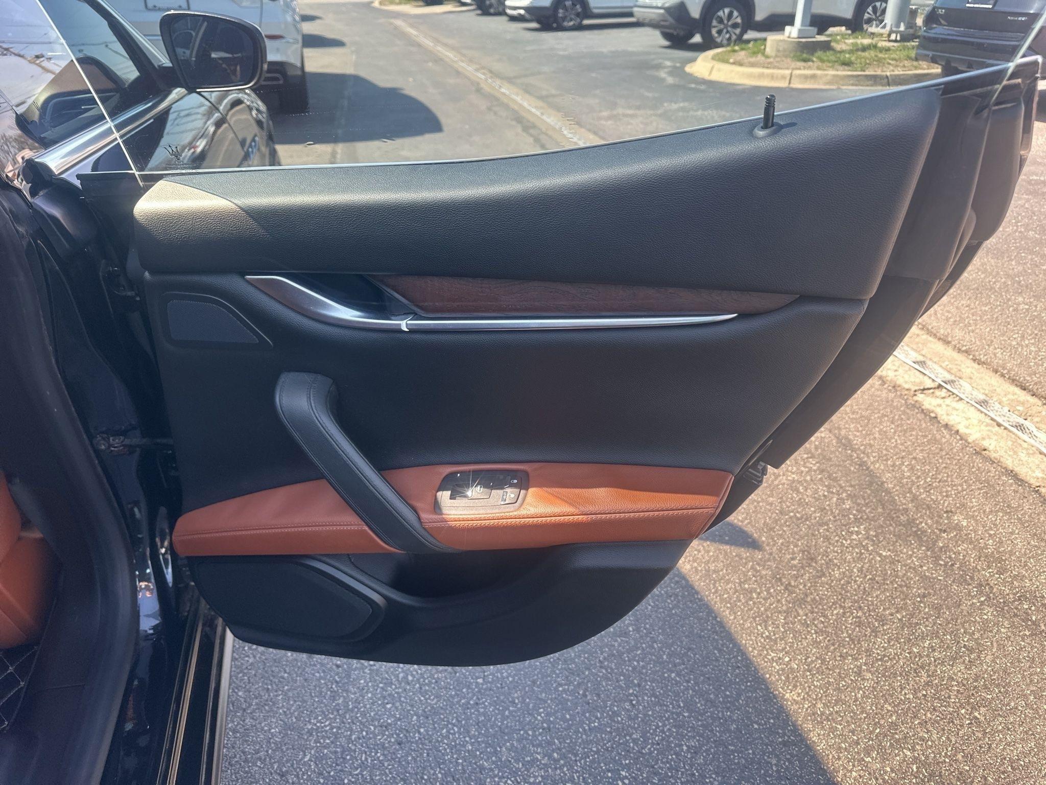 Maserati Ghibli  2017