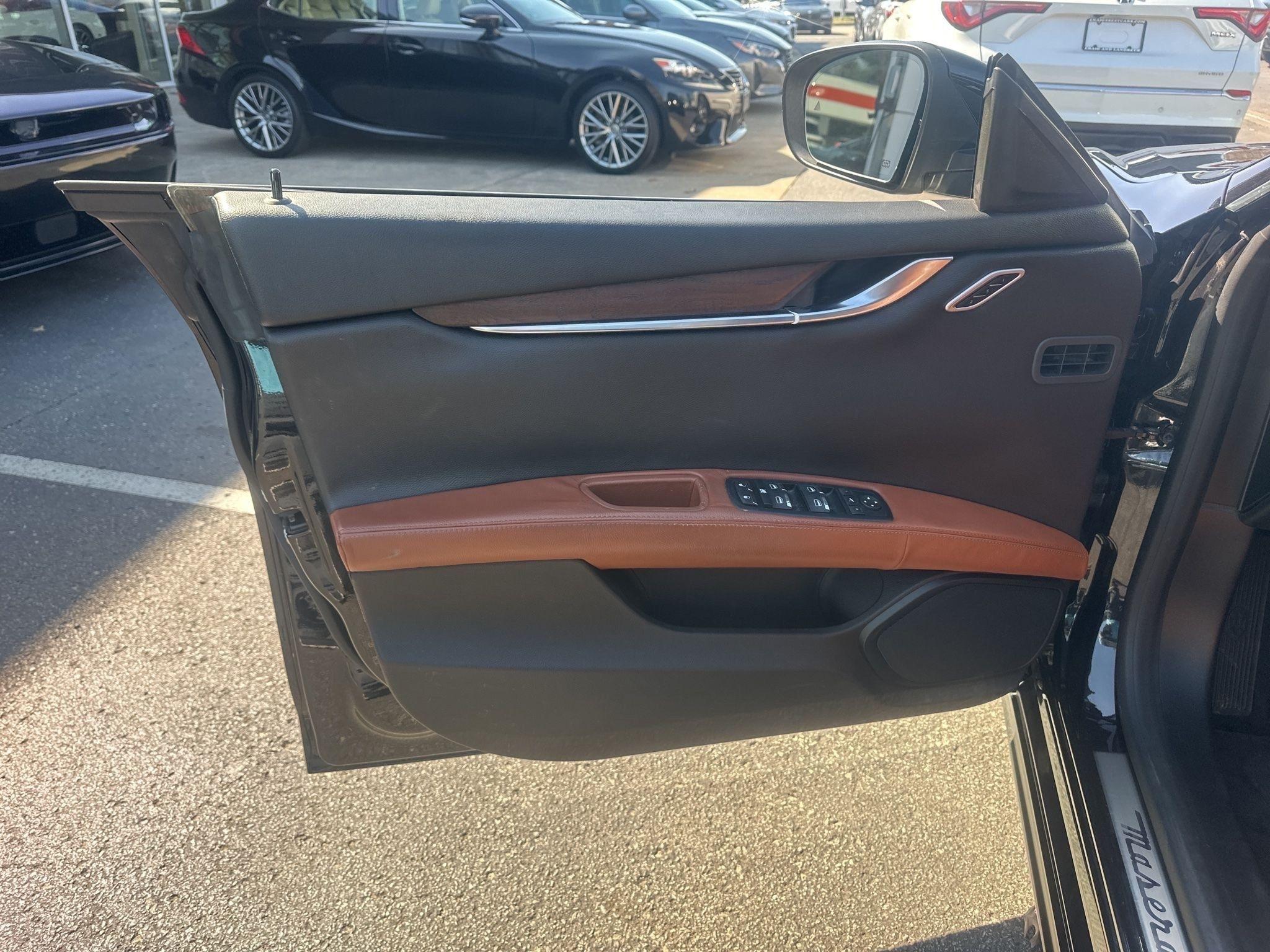 Maserati Ghibli  2017