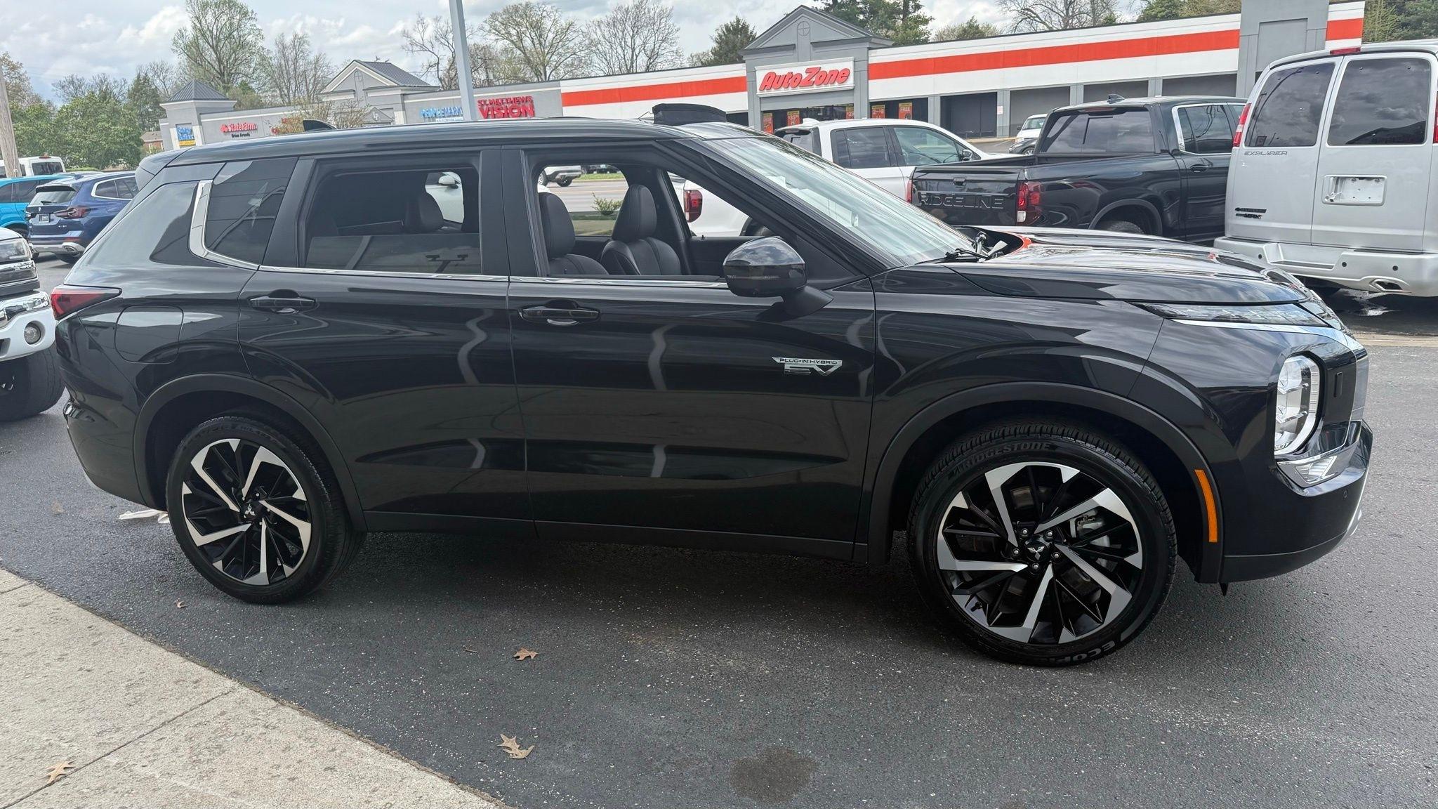 Mitsubishi Outlander PHEV  2024