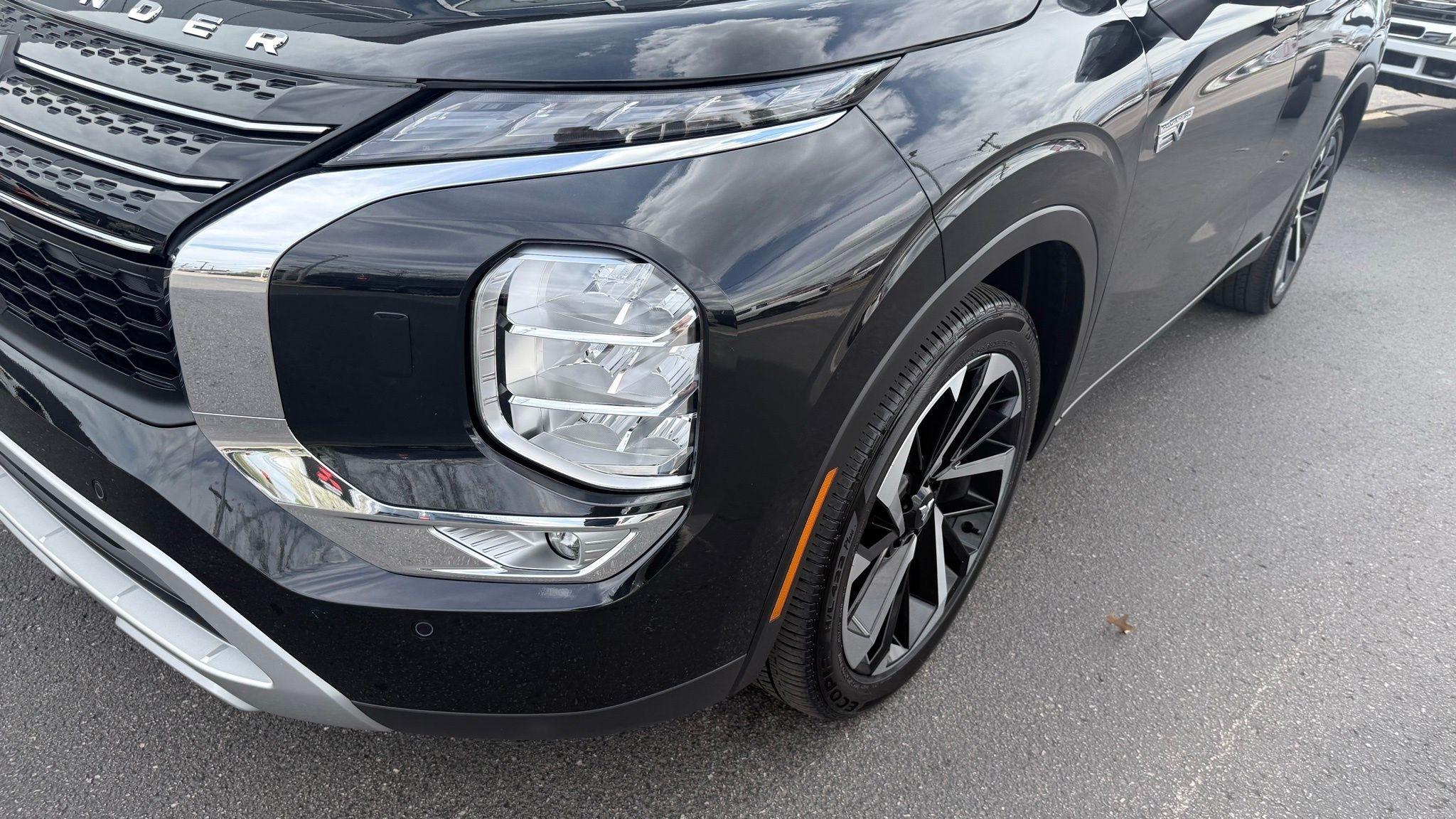 Mitsubishi Outlander PHEV  2024